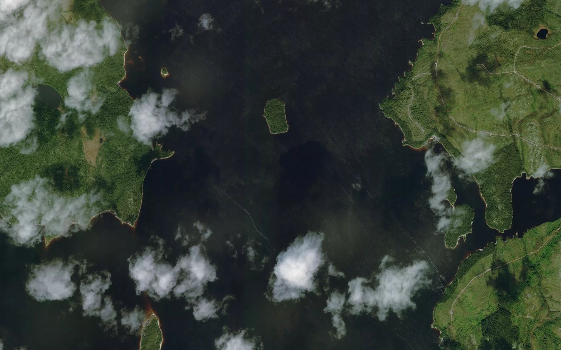 Satellite map of the La Grande Baie