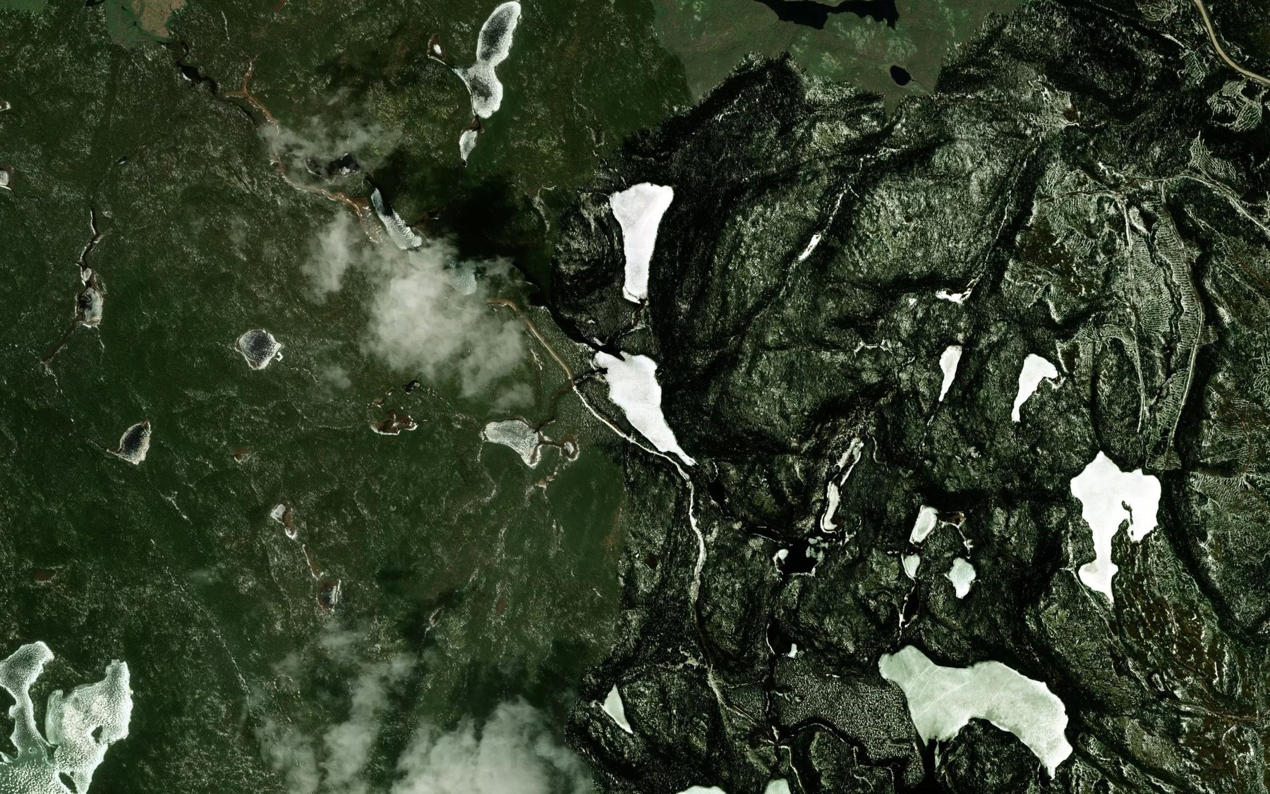 Satellite map of the Lac Utshimau