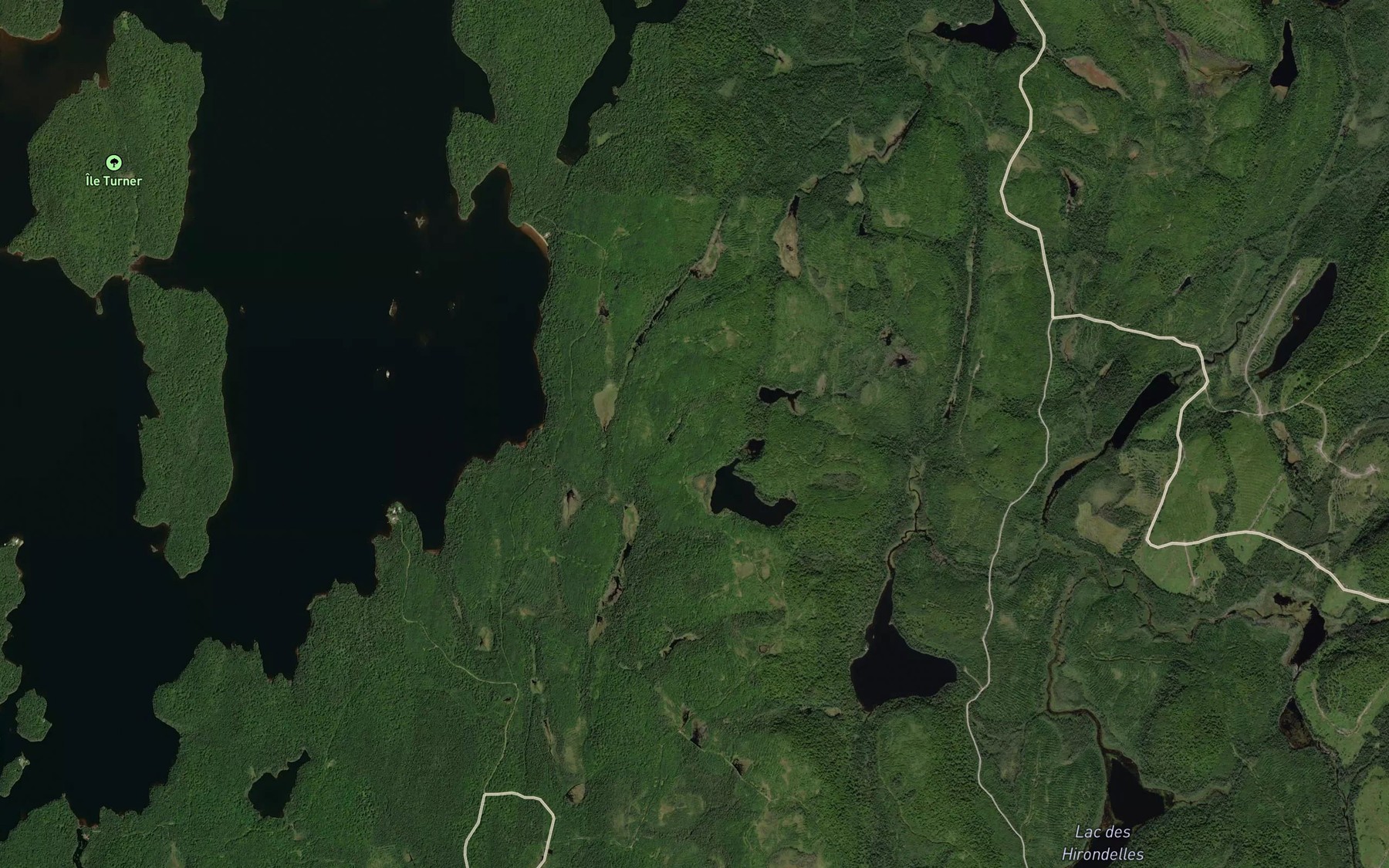 Satellite map of the Etang Cache