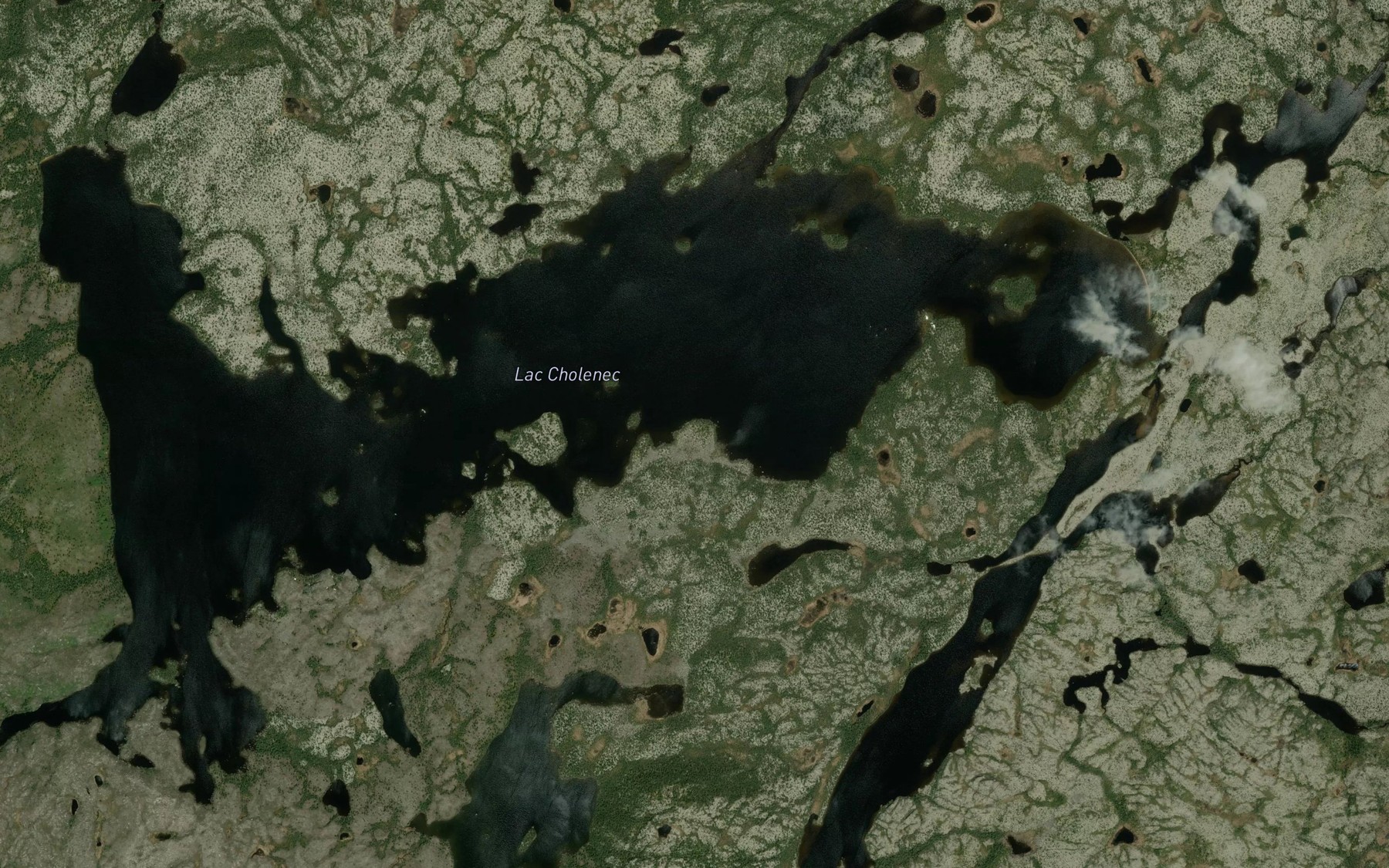 Satellite map of the Lac Cholenec