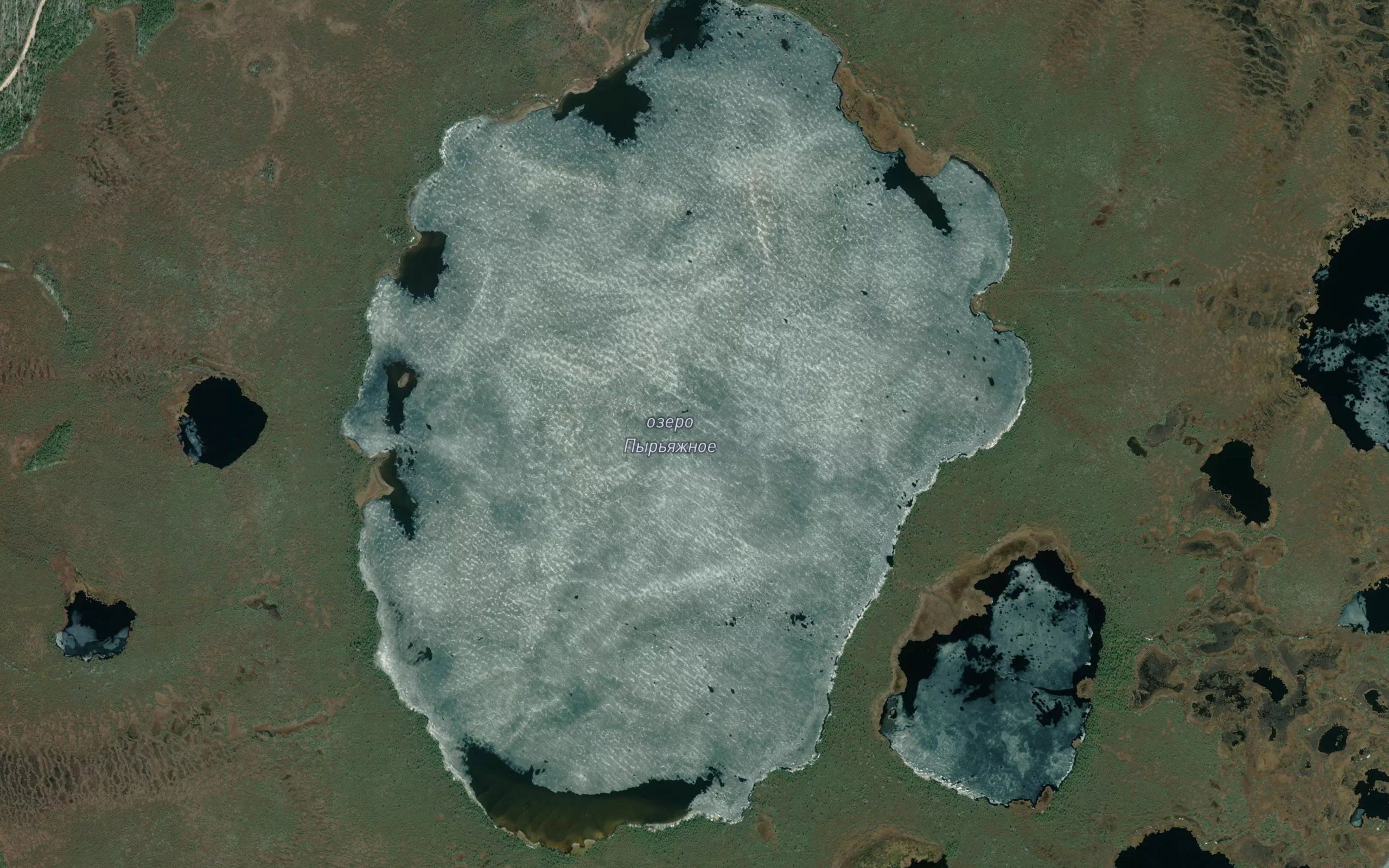 Ozero Pyr'-Yazhnoye