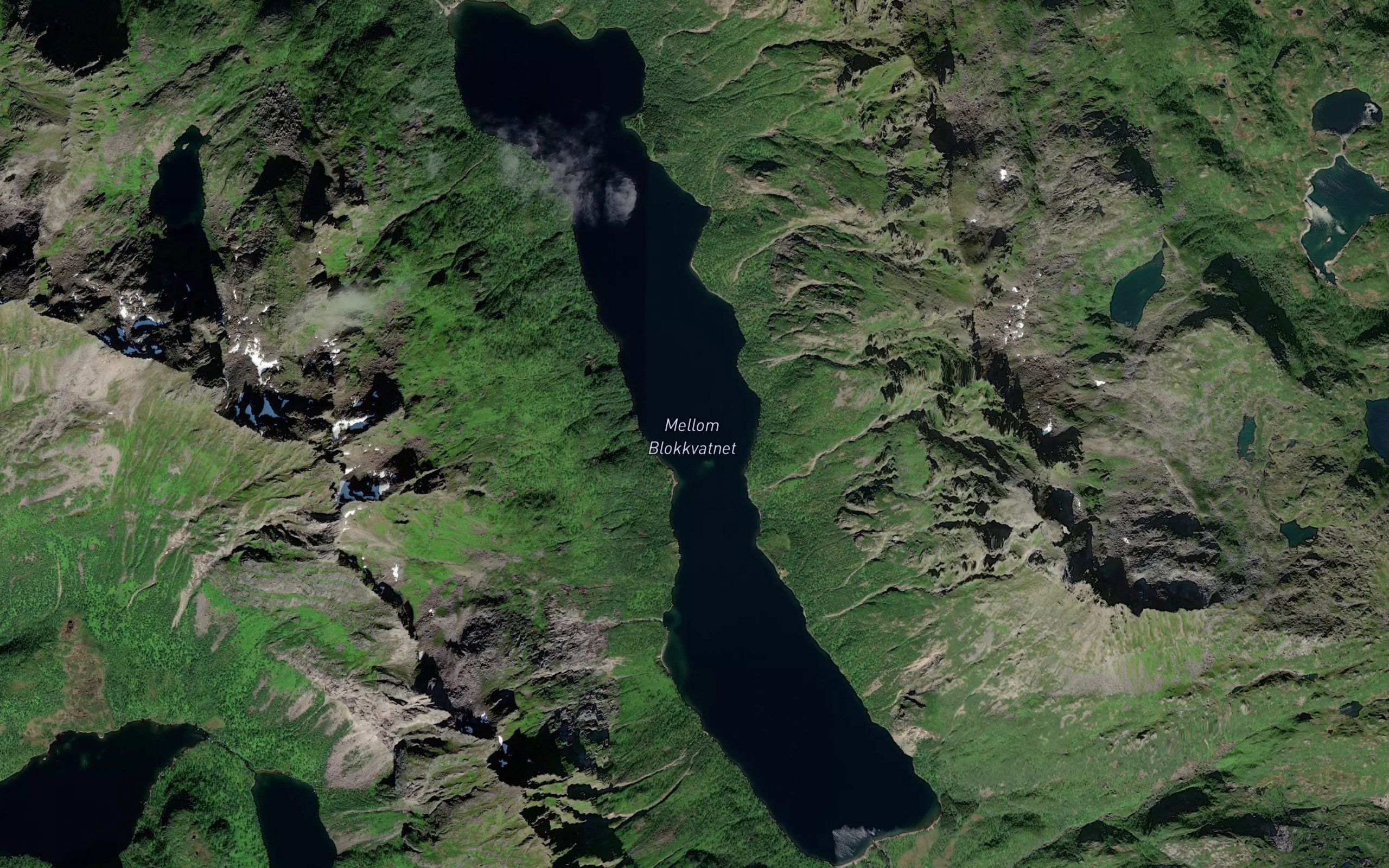 Mellom Blokkvatn