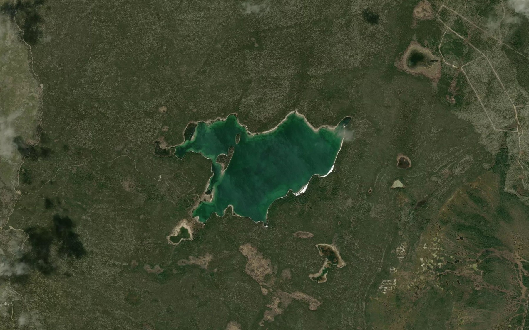 Satellite map of the Menauhswun Lake