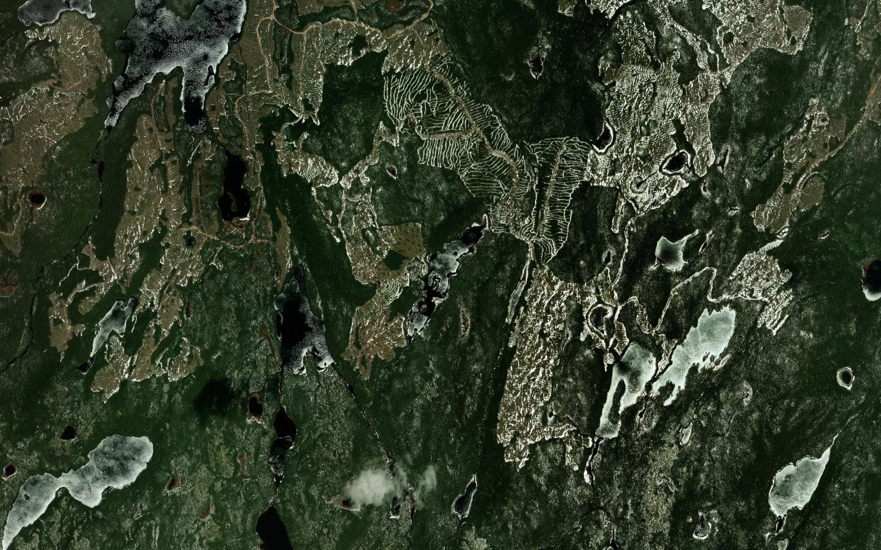 Satellite map of the Lac de la Brise de Quatre Heures