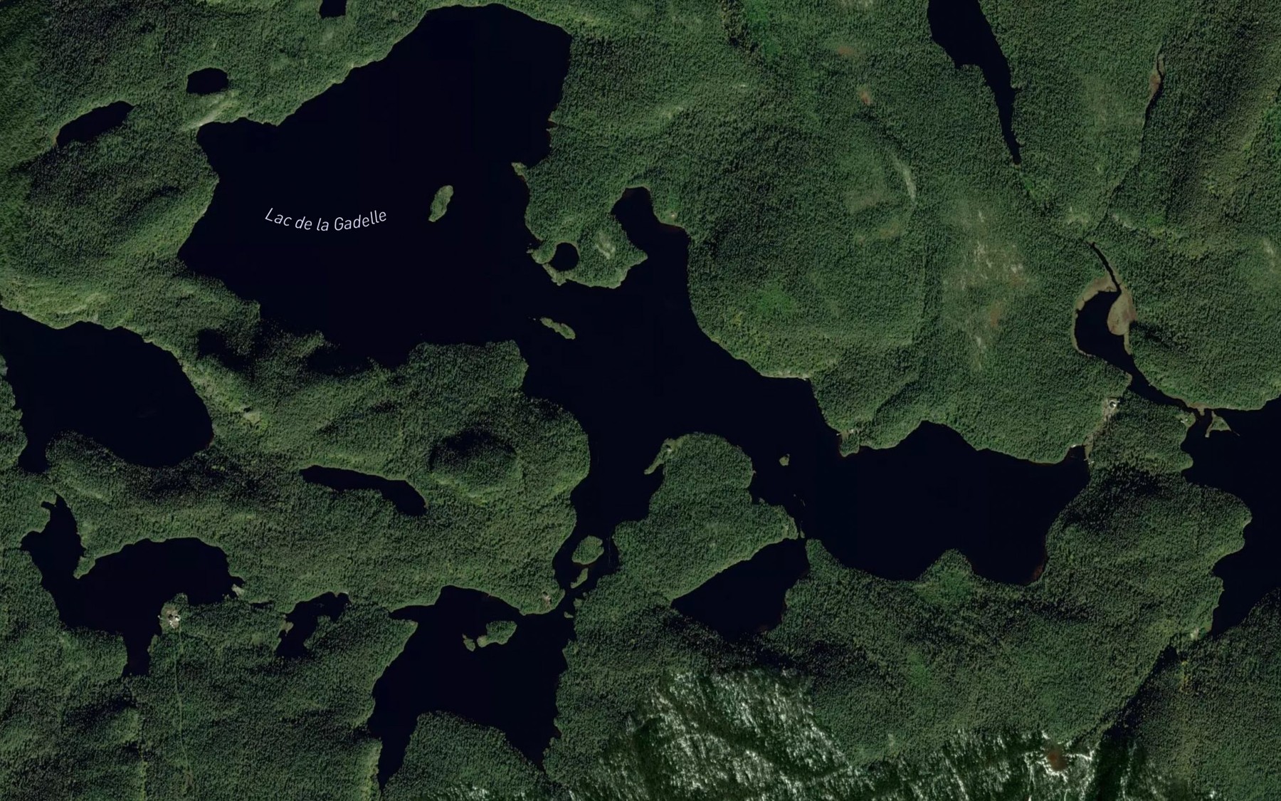 Satellite map of the Lac de la Gadelle