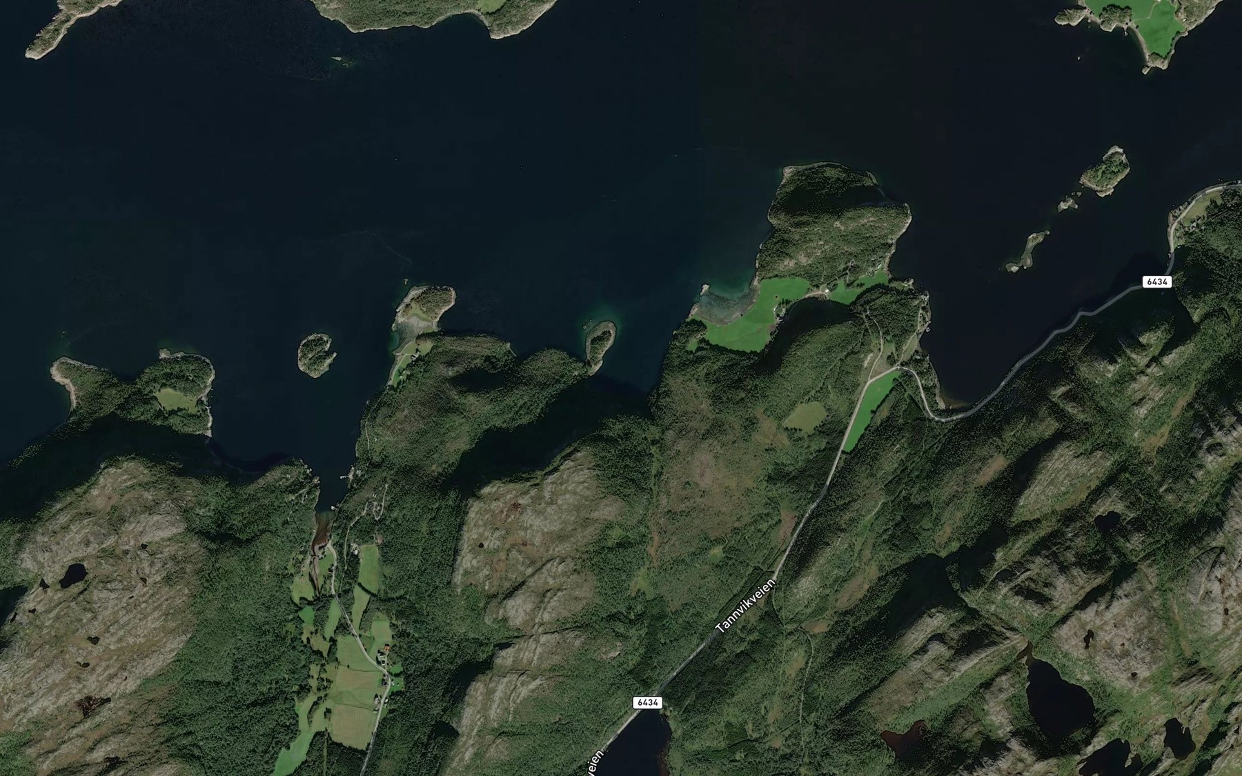 Satellite map of the Heggstadhamna