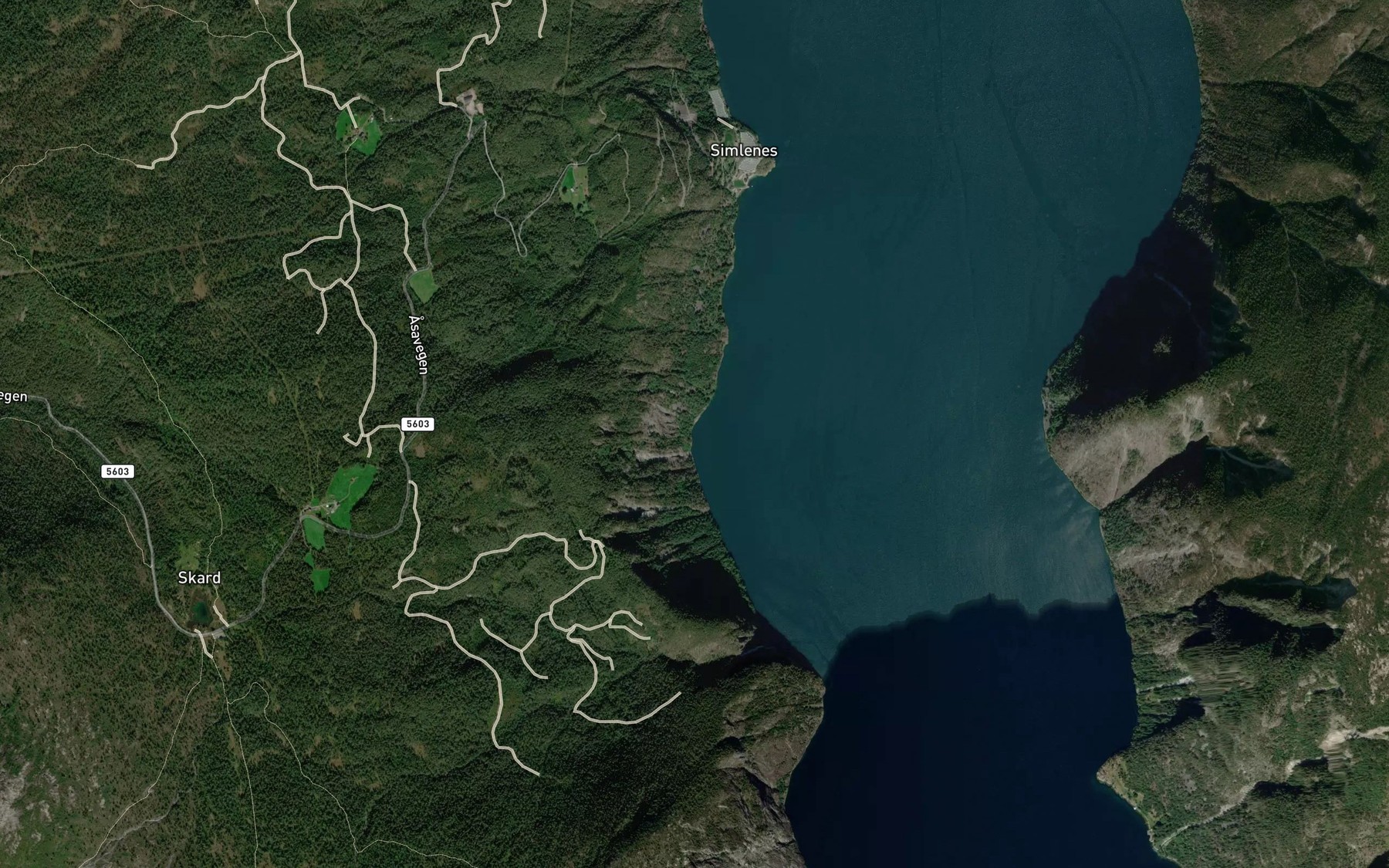 Satellite map of the Tjualoyphola