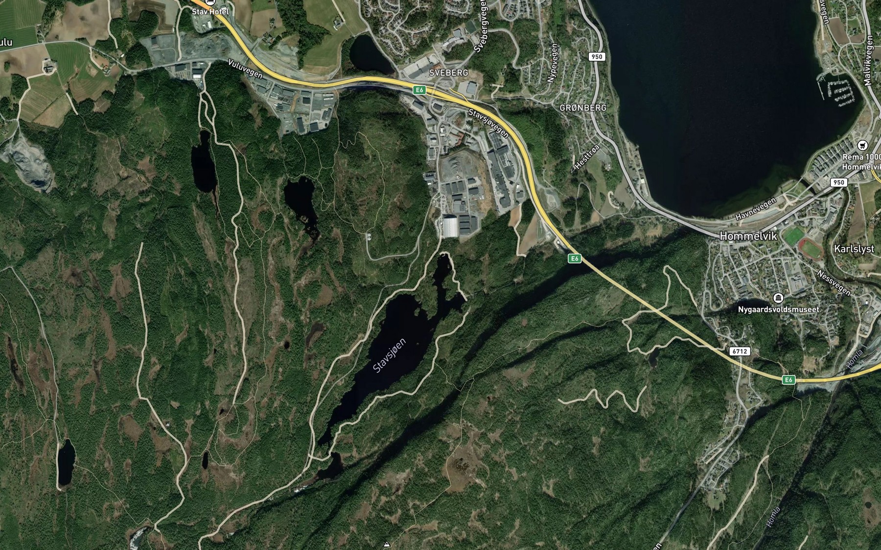 Satellite map of the Kardusdammen
