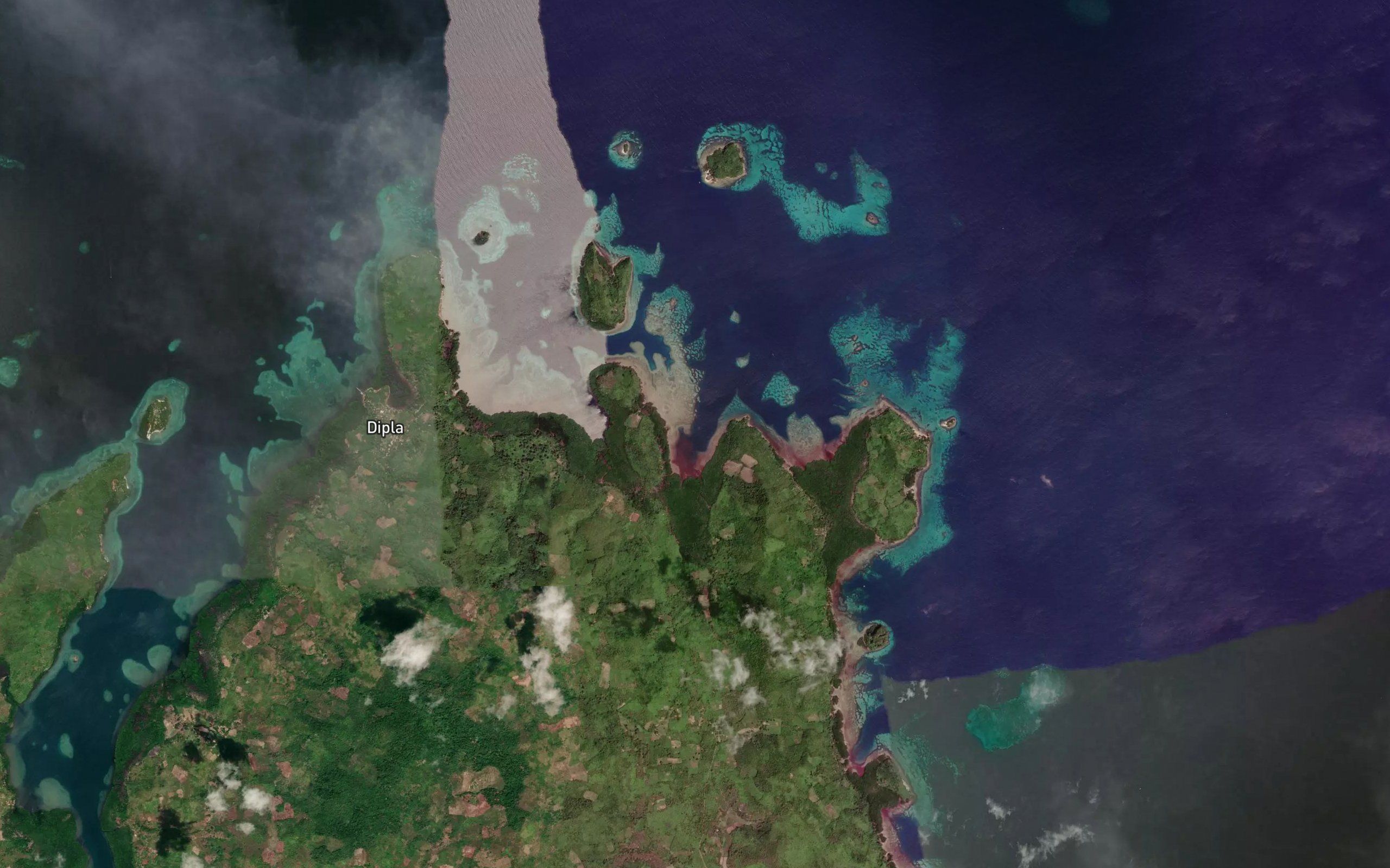 Maclanquen Bay