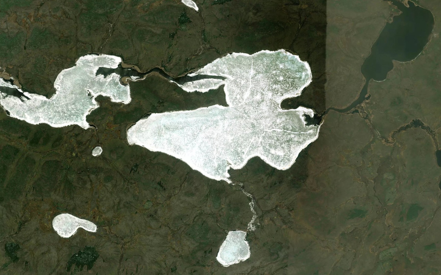 Satellite map of the Awapekamak Lake