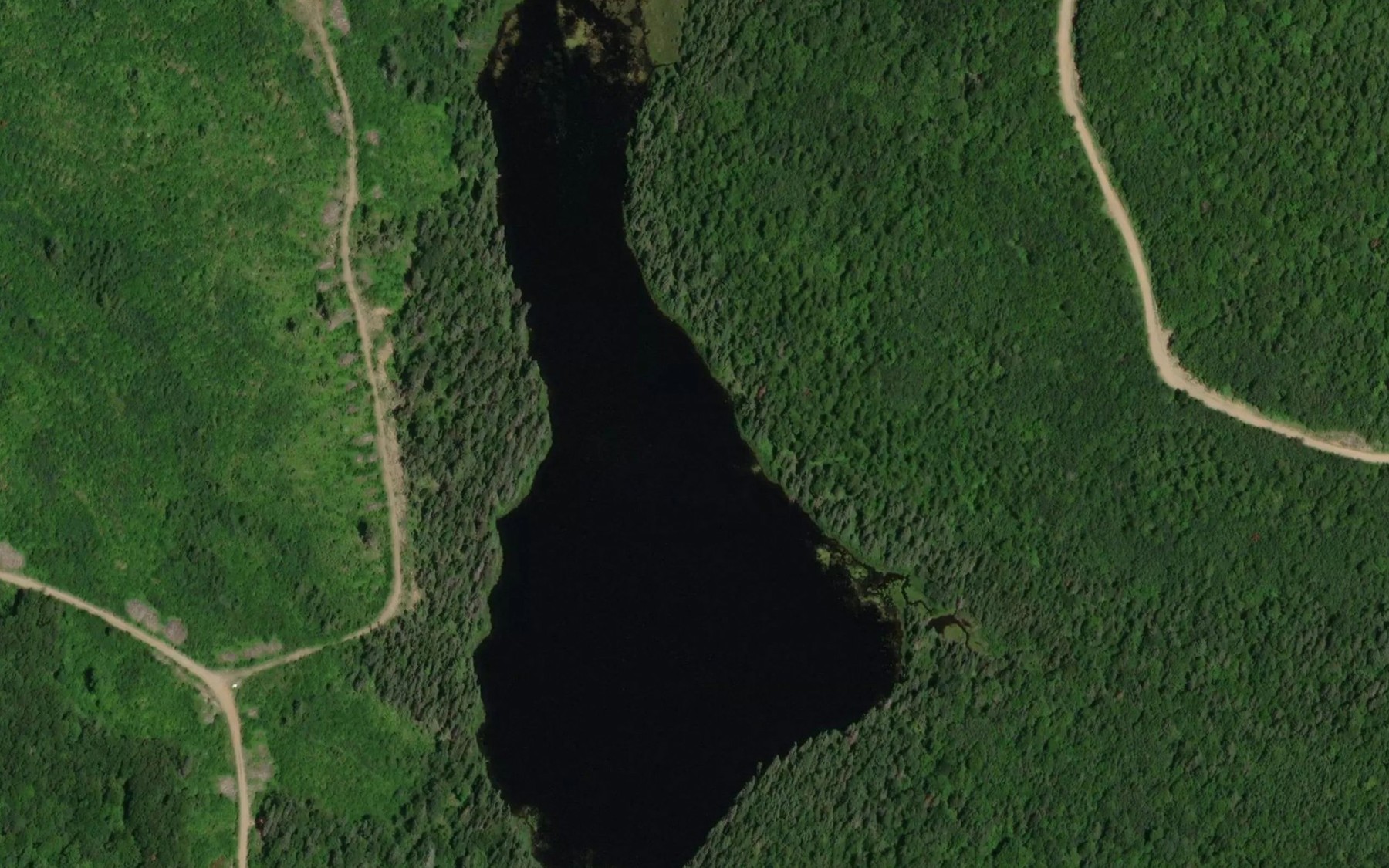 Satellite map of the Lac du Chaland Rouge