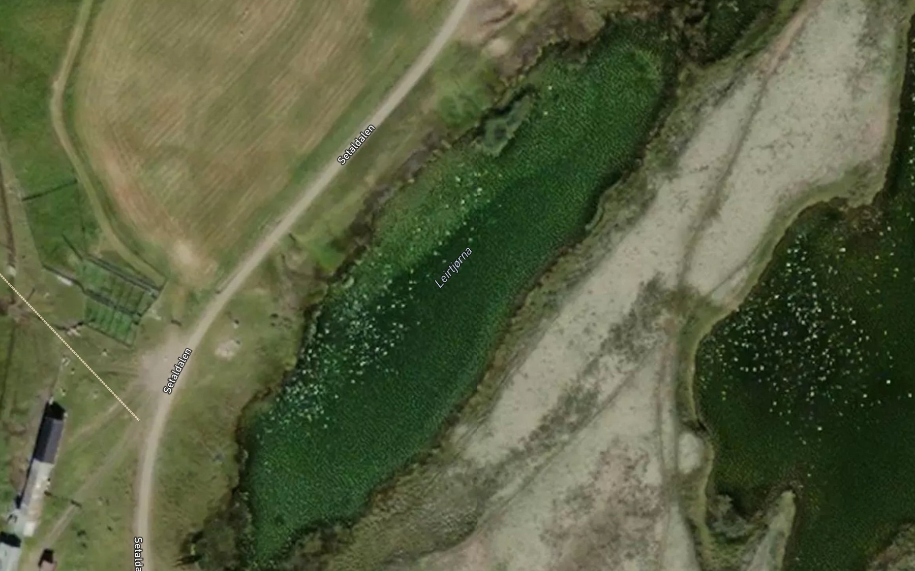 Satellite map of the Leirtjorna