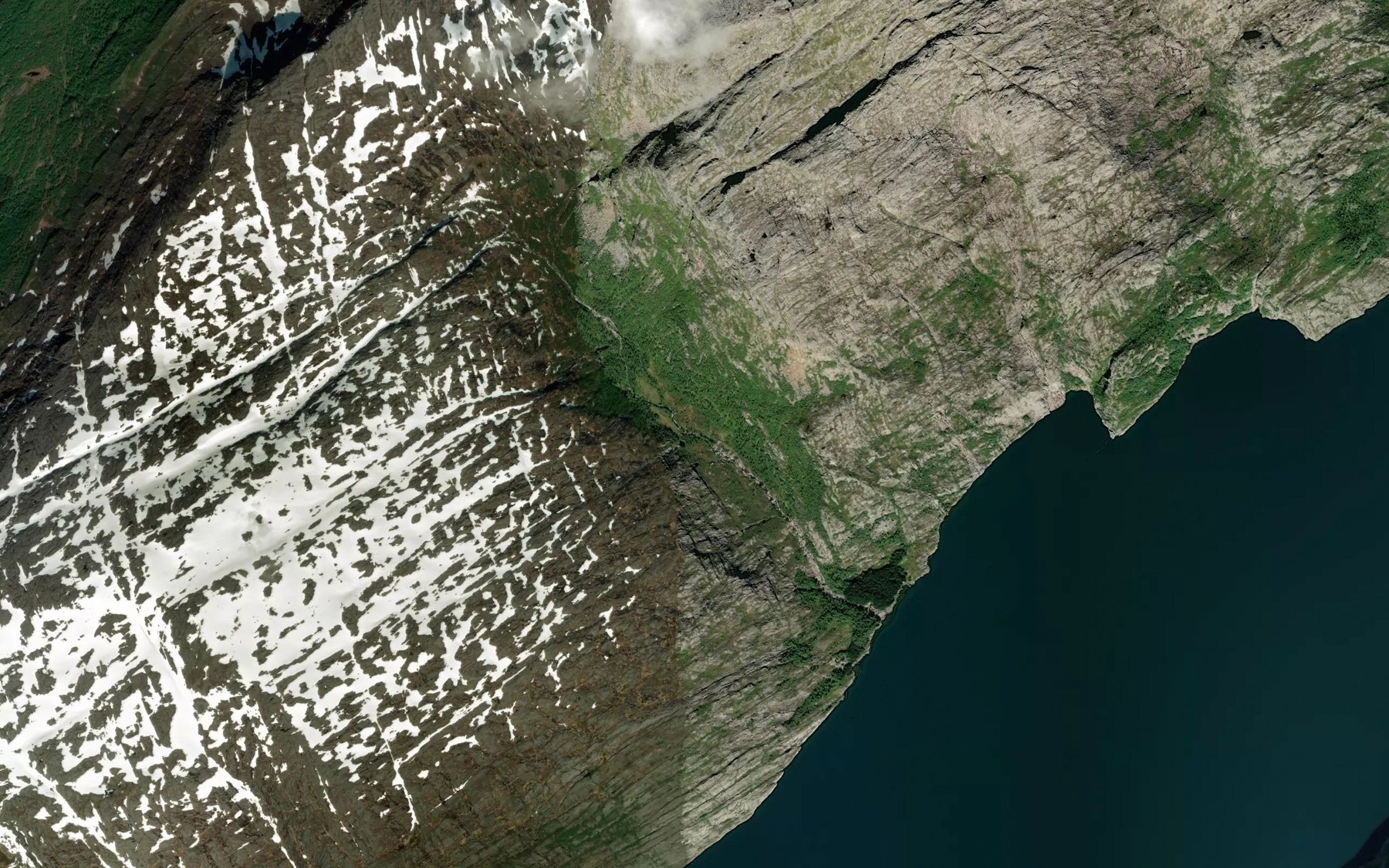 Satellite map of the Hinderaga