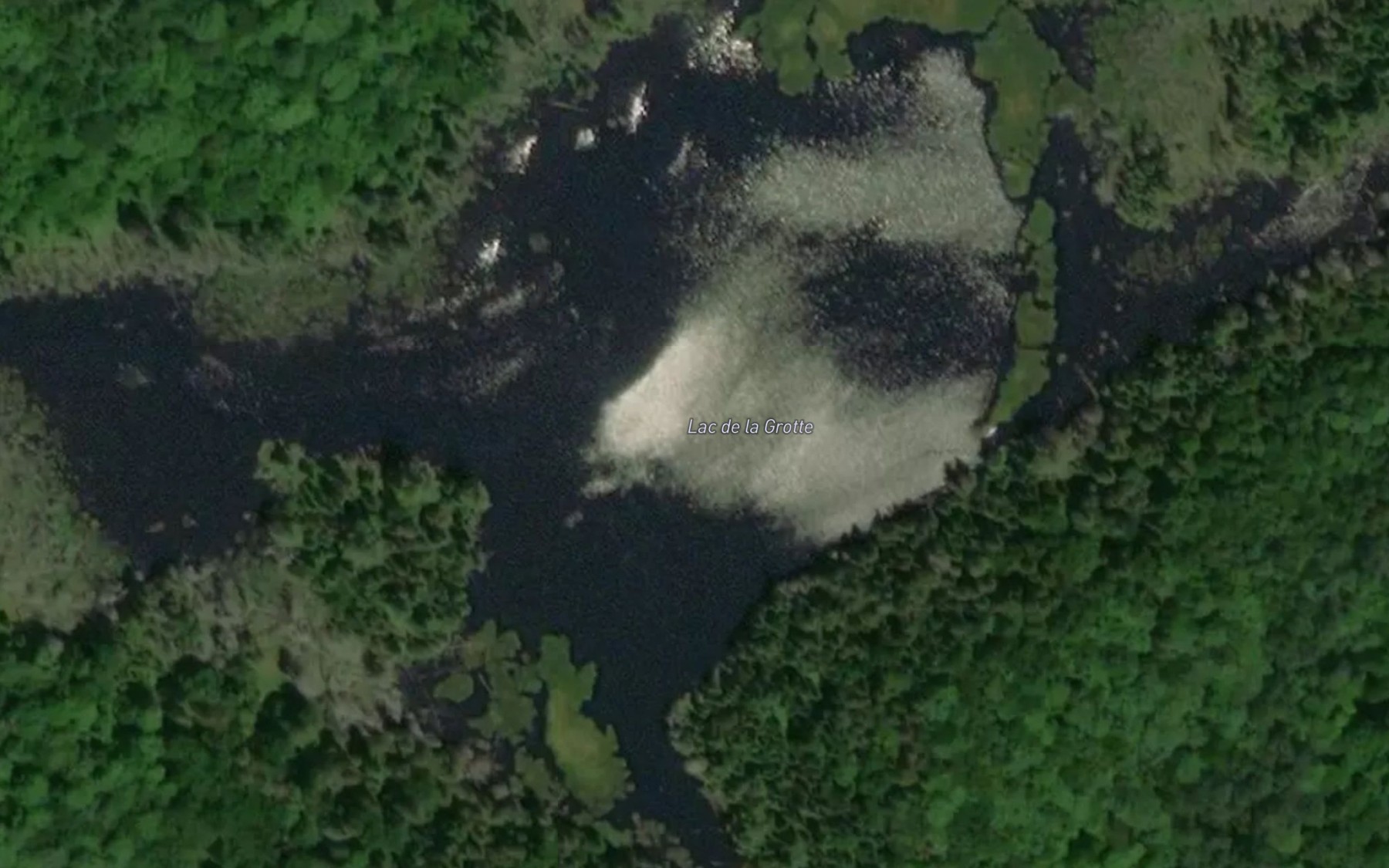 Satellite map of the Lac de la Grotte