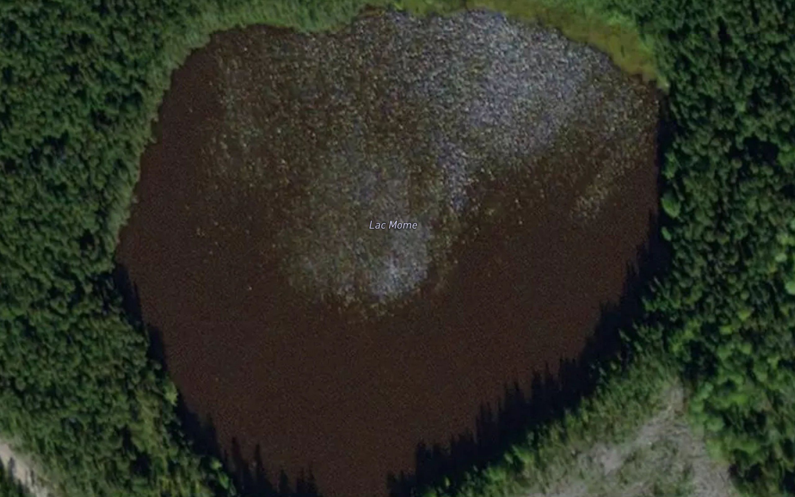 Lac Mome