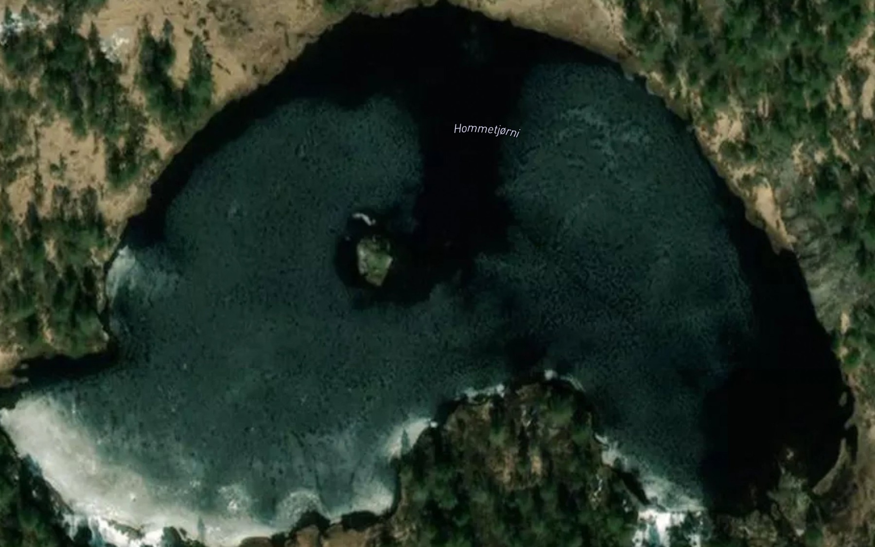 Satellite map of the Hommetjonn