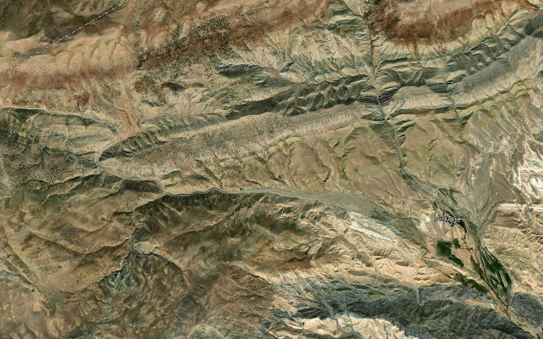 Satellite map of the Cheshmeh-ye Lowdar