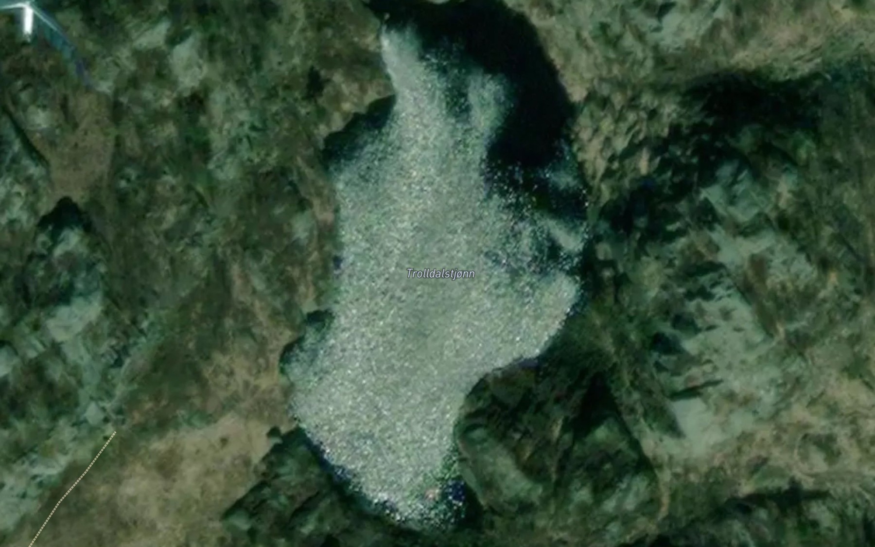 Satellite map of the Trolldalstjonn