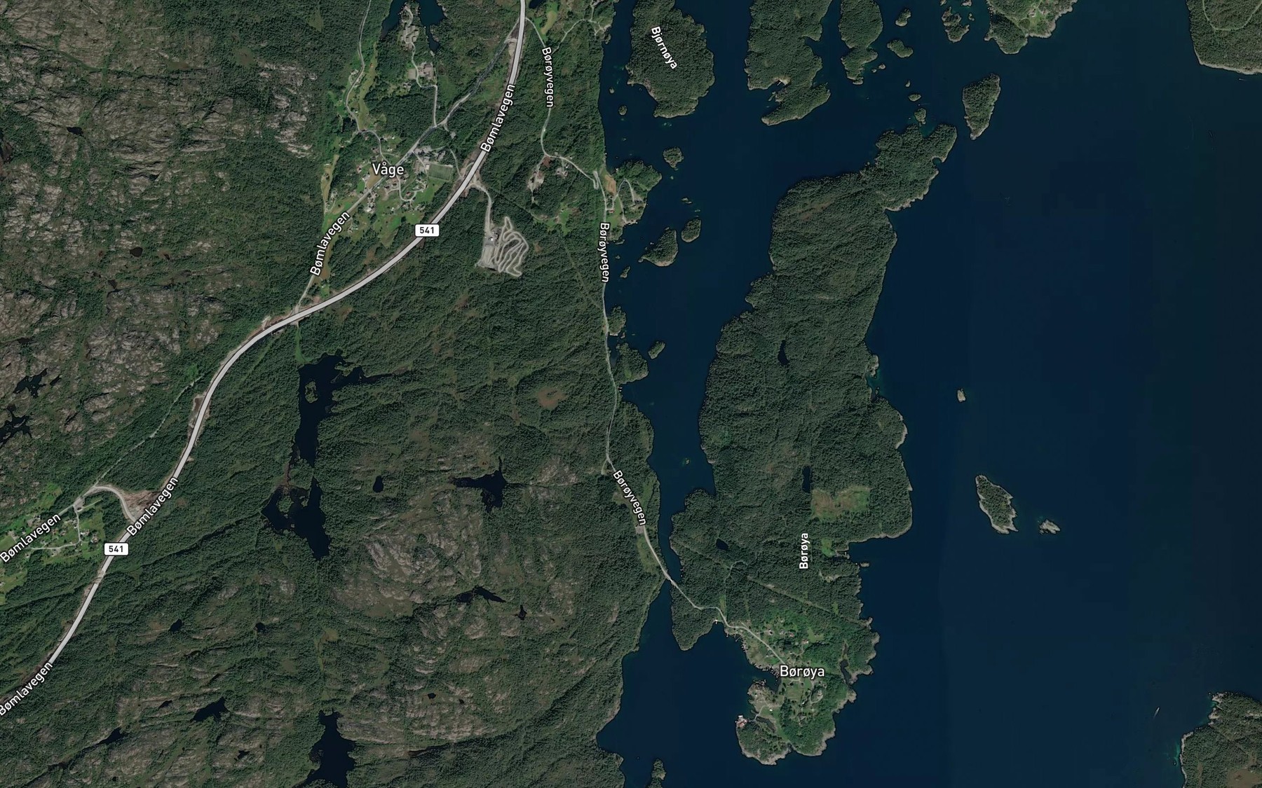 Satellite map of the Skinnevik