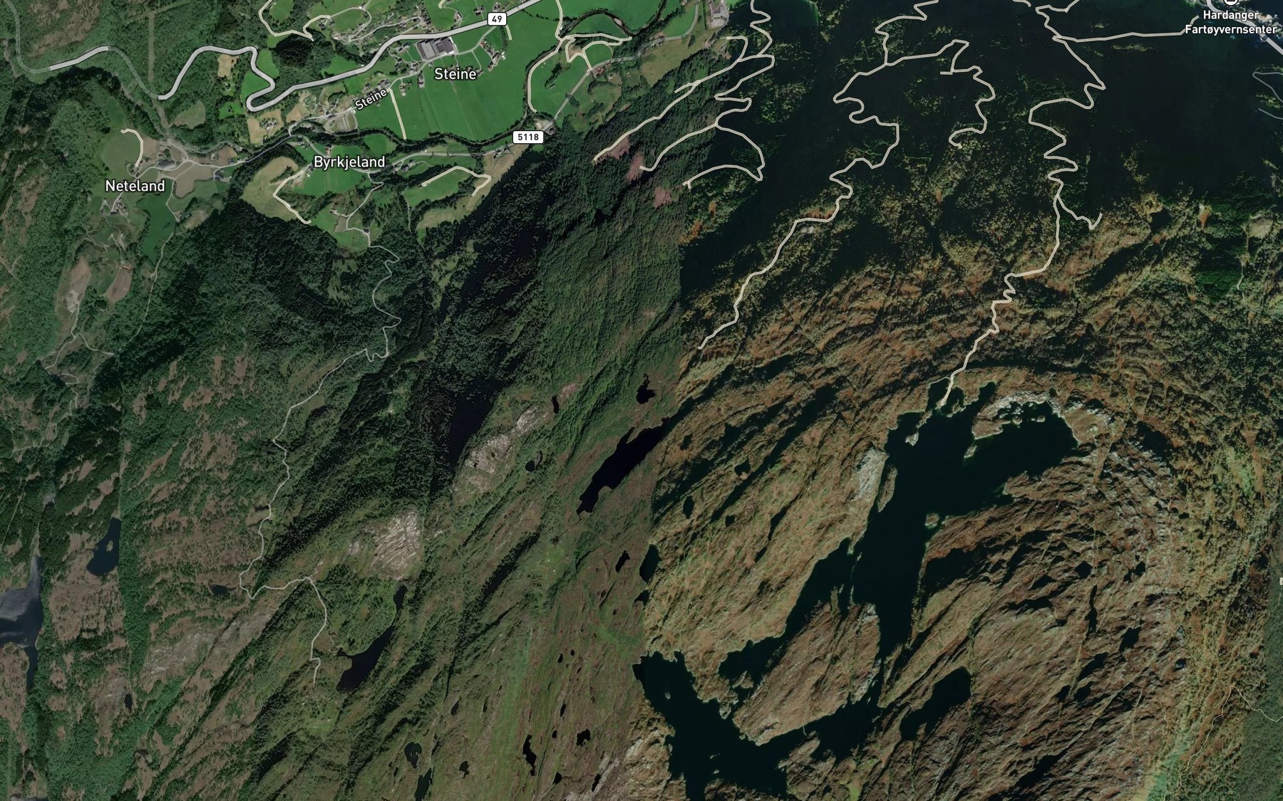 Satellite map of the Leitestjorni