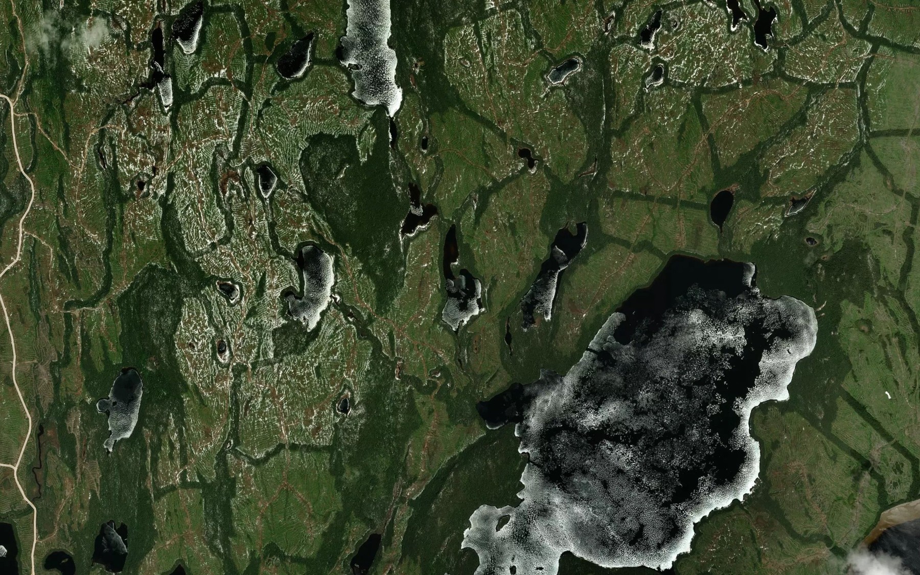 Satellite map of the Lac de Mauvaise Grace