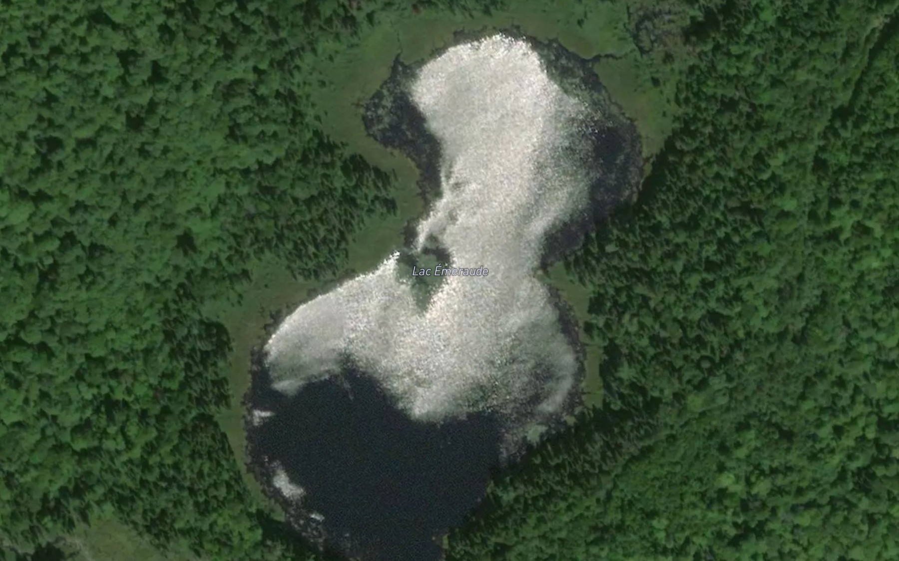 Satellite map of the Lac Emeraude