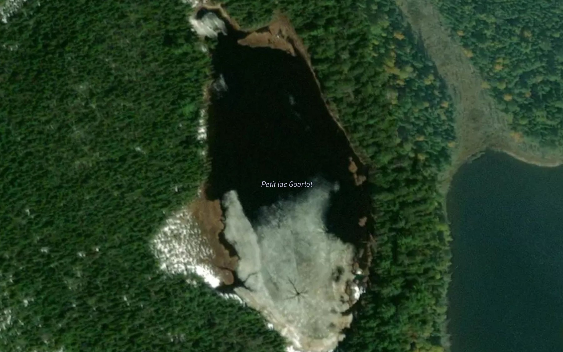 Satellite map of the Petit lac Goarlot