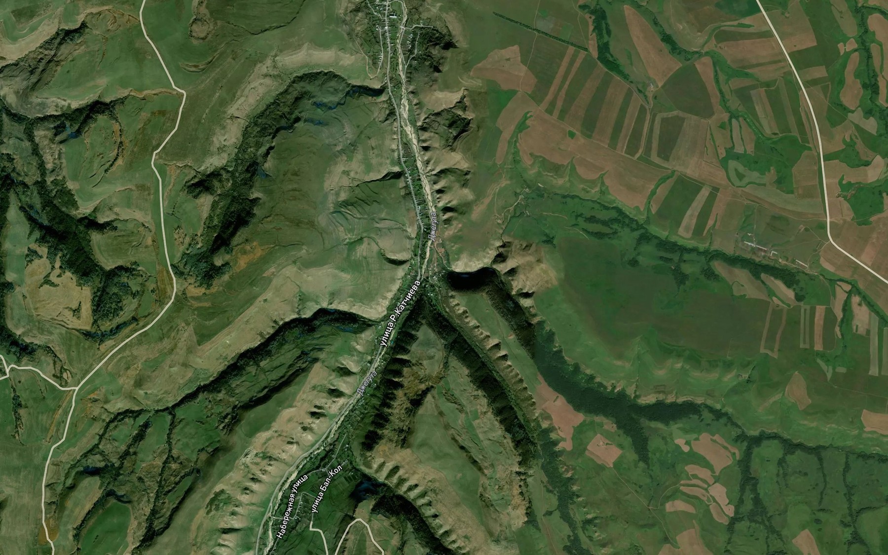 Satellite map of the Malyy Emrukay