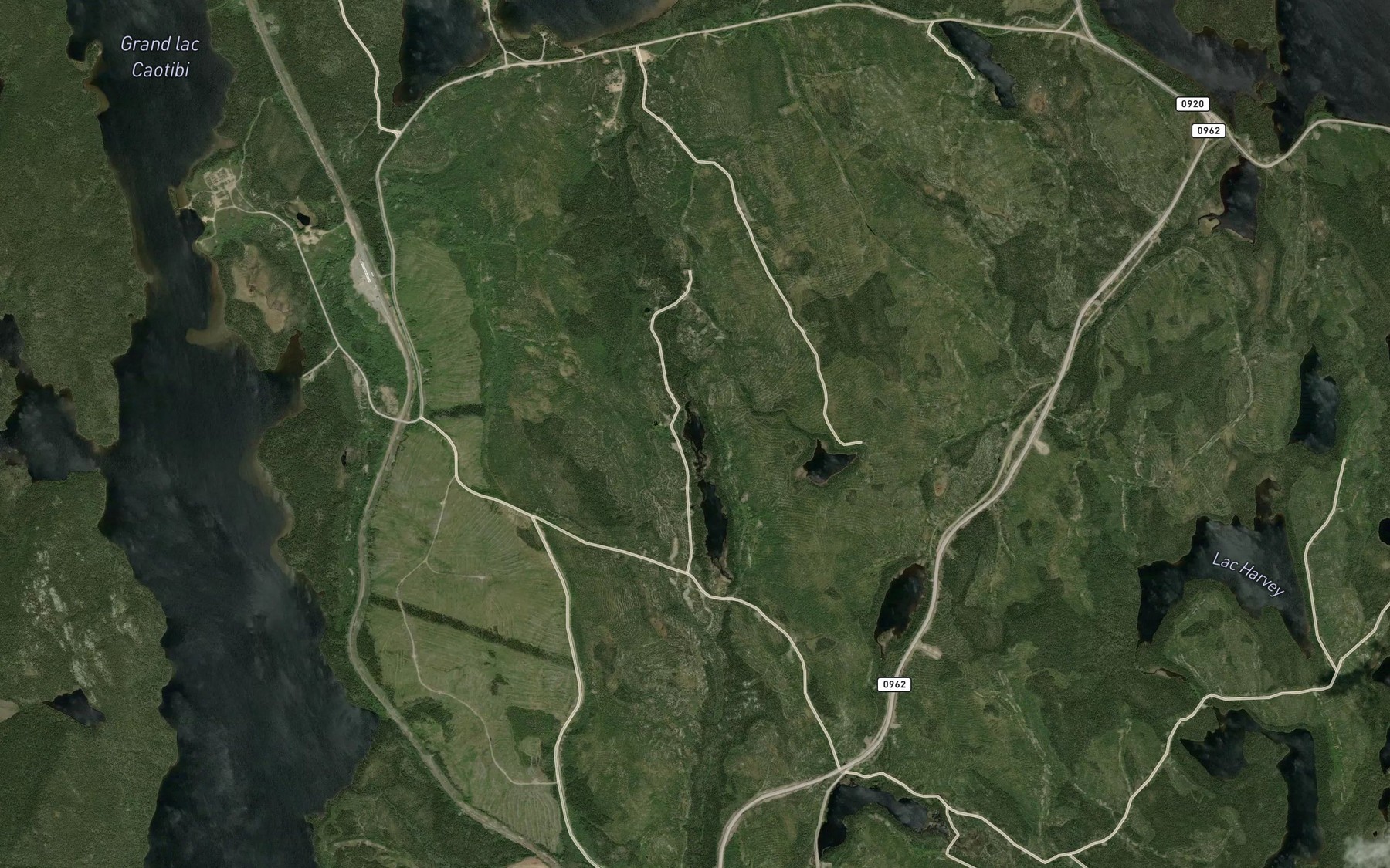 Satellite map of the Petit lac Pinson