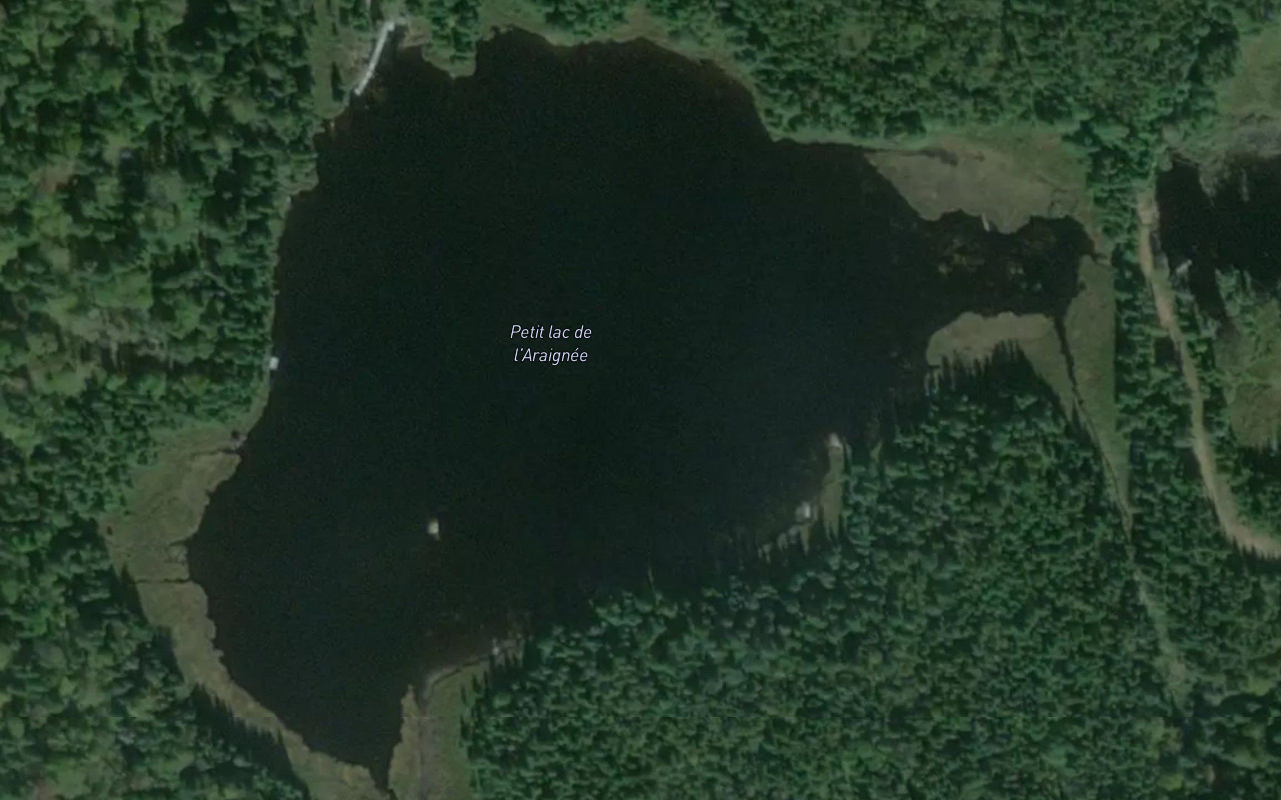 Petit lac de l'Araignee