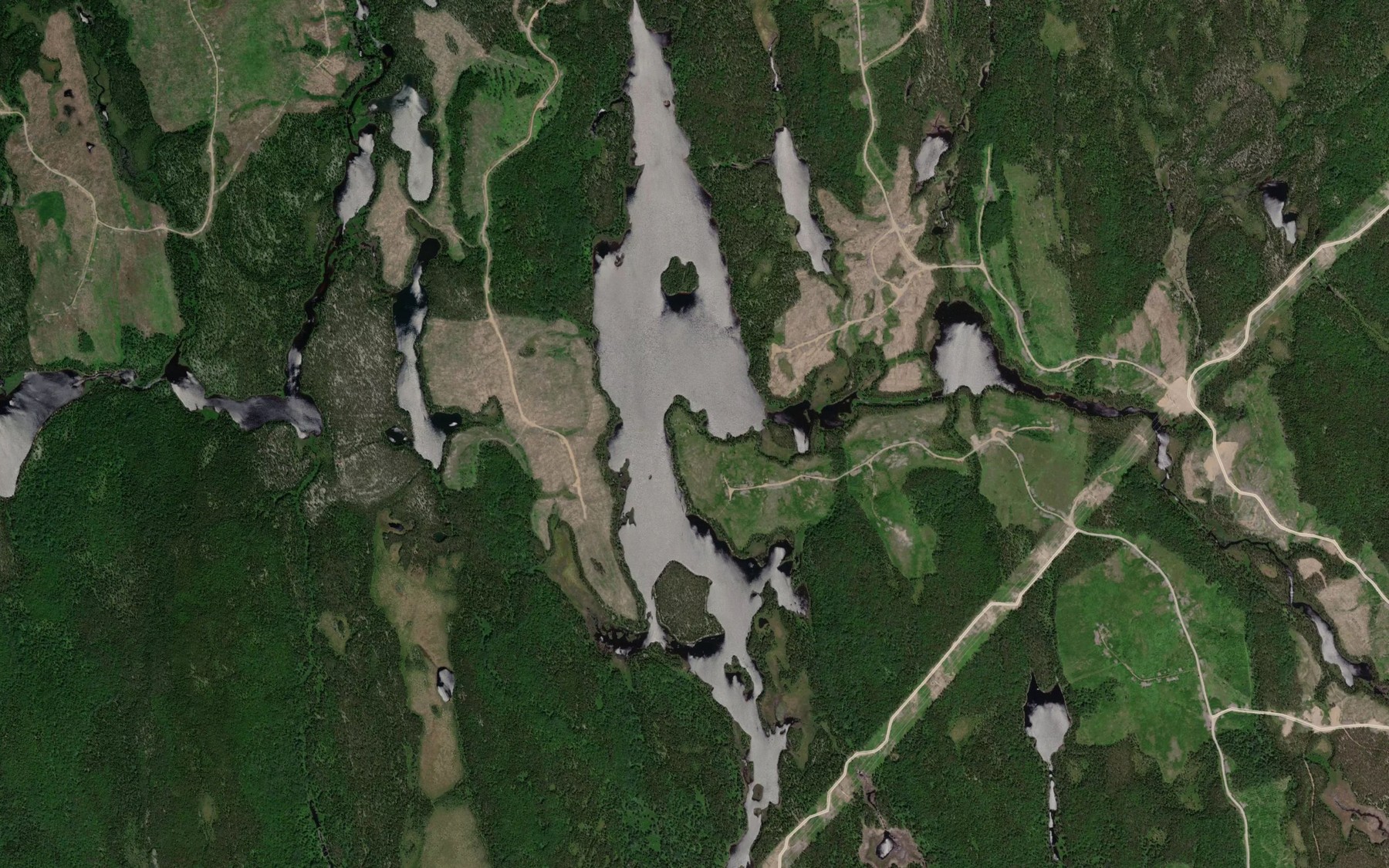 Satellite map of the Lac Travers