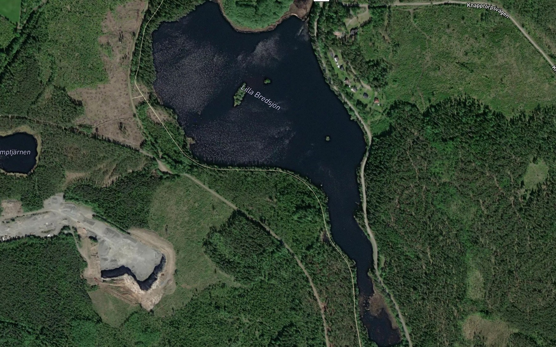 Satellite map of the Lilla Bredsjoen