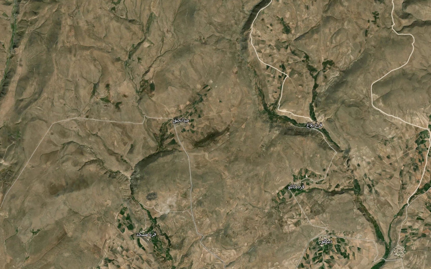 Satellite map of the Cheshmeh-ye Yukhari Bolagh