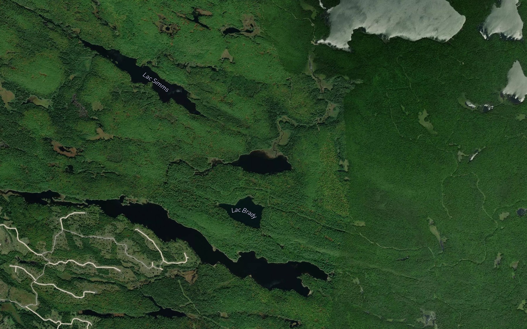Satellite map of the Petit lac de l'Achigan