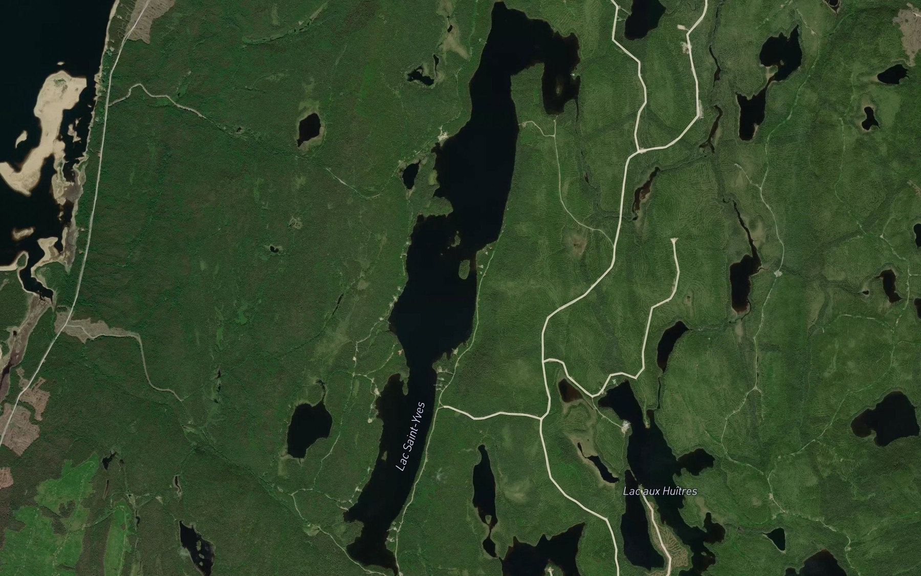 Satellite map of the Lac Saint-Yves