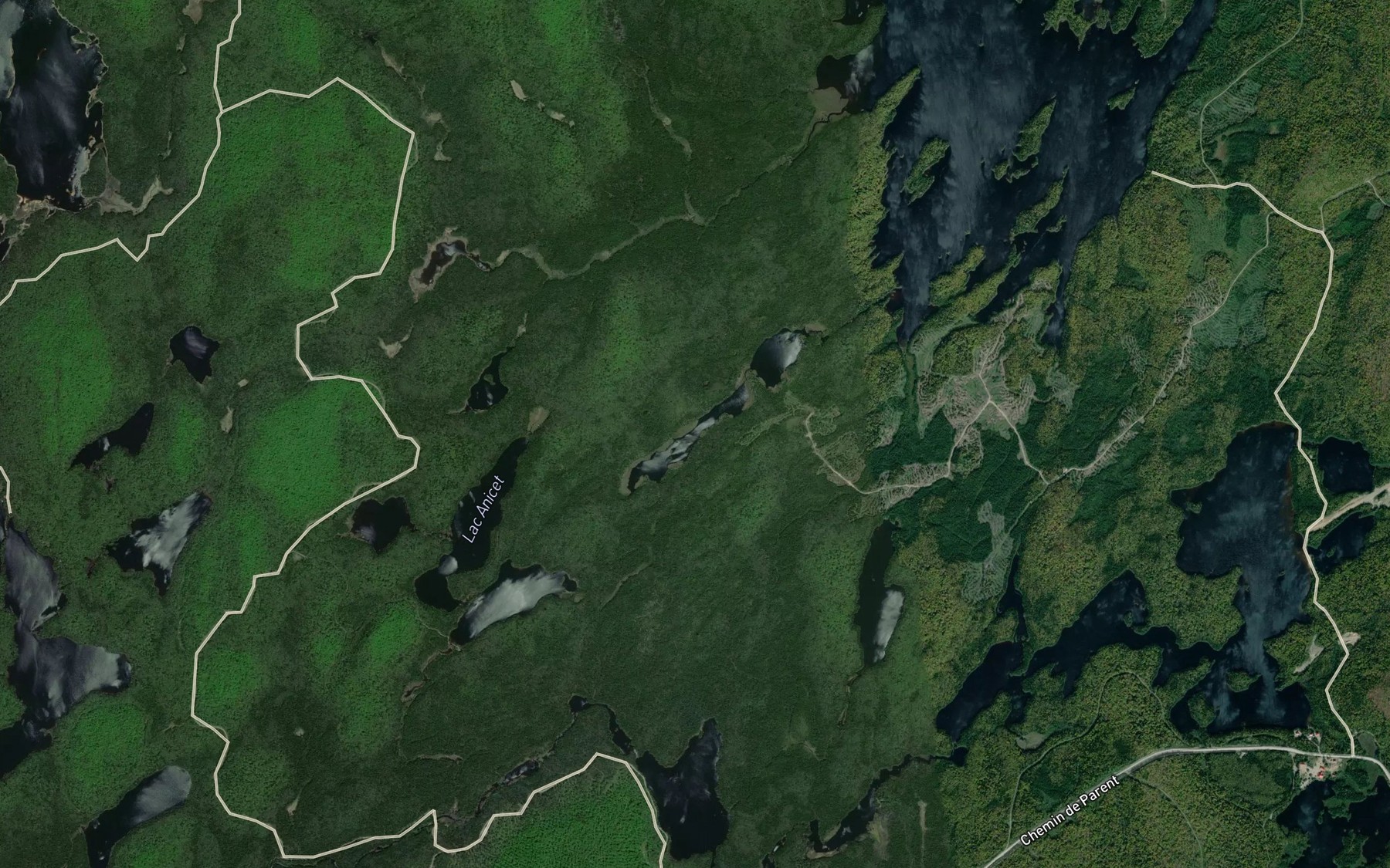 Satellite map of the Grand lac Long