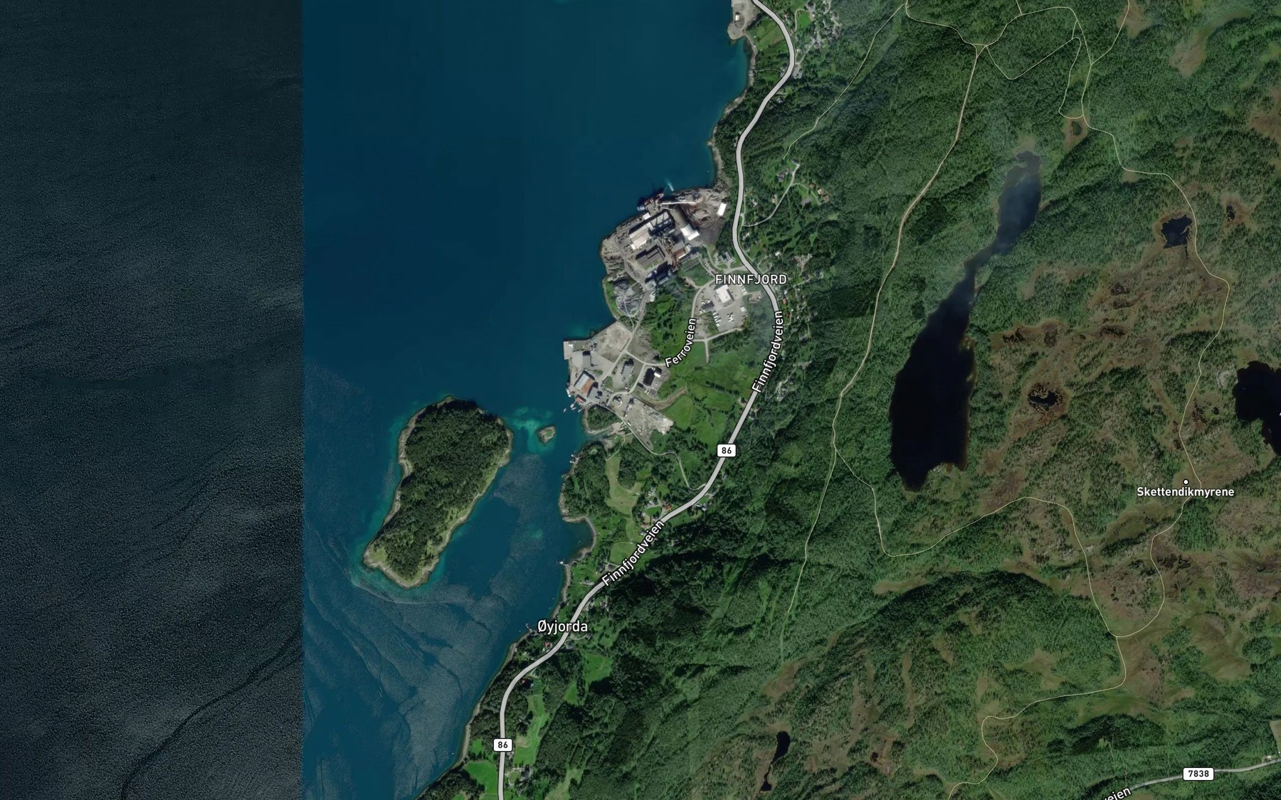Satellite map of the Finnfjordelva