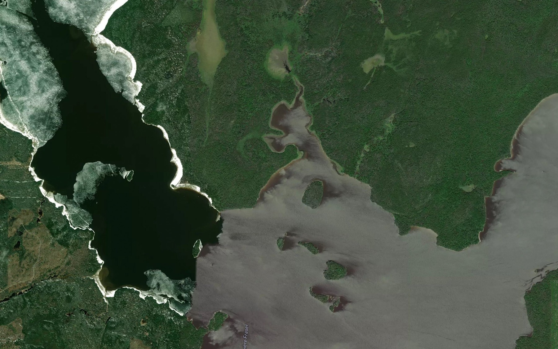 Satellite map of the Baie Seche