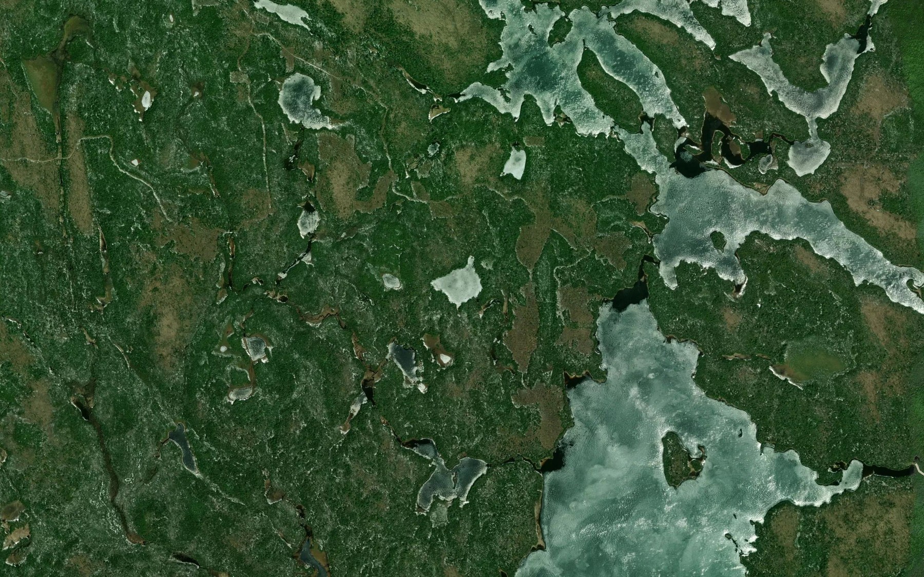 Satellite map of the Lac Hoppe