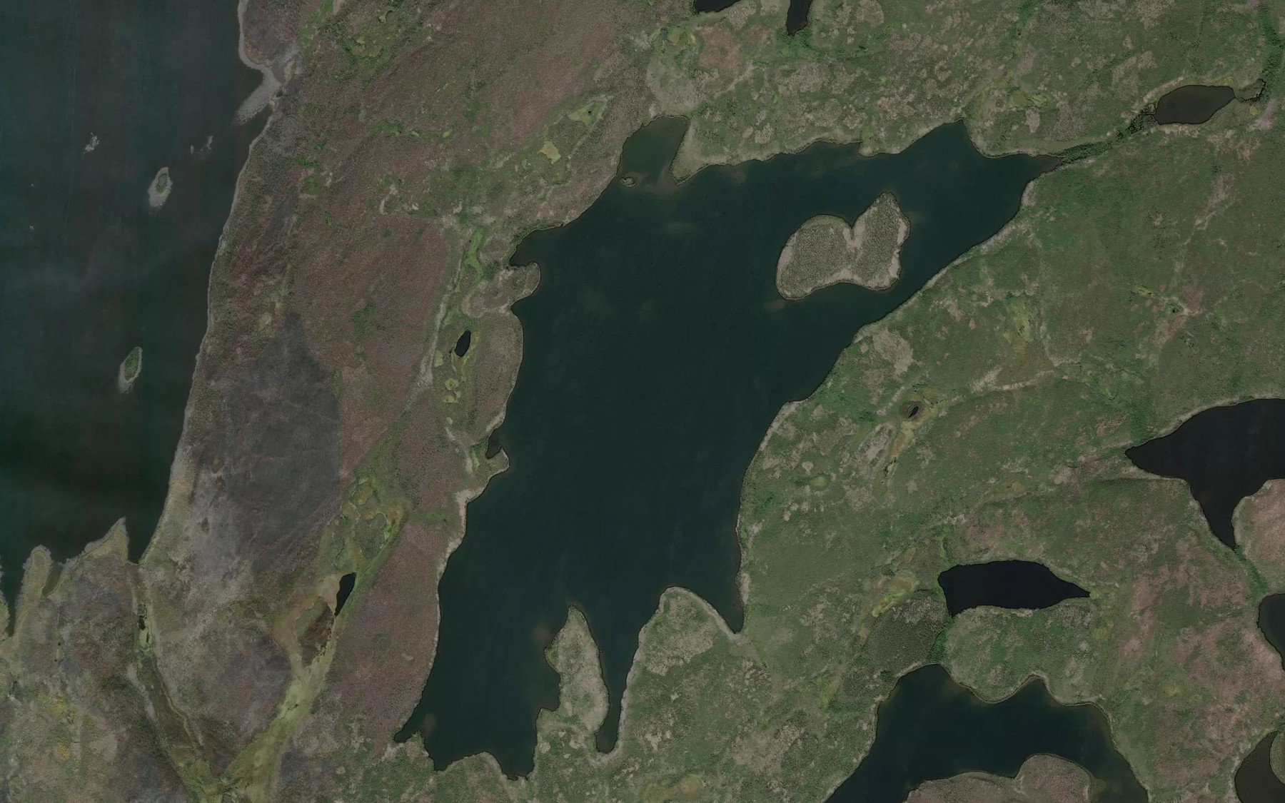 Satellite map of the Leithead Lake