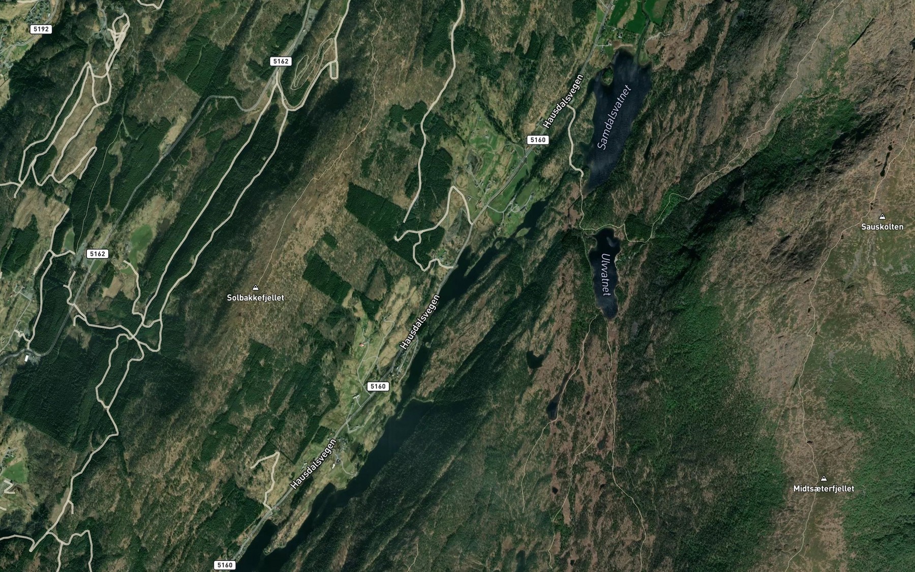 Satellite map of the Fjelltveitvatnet