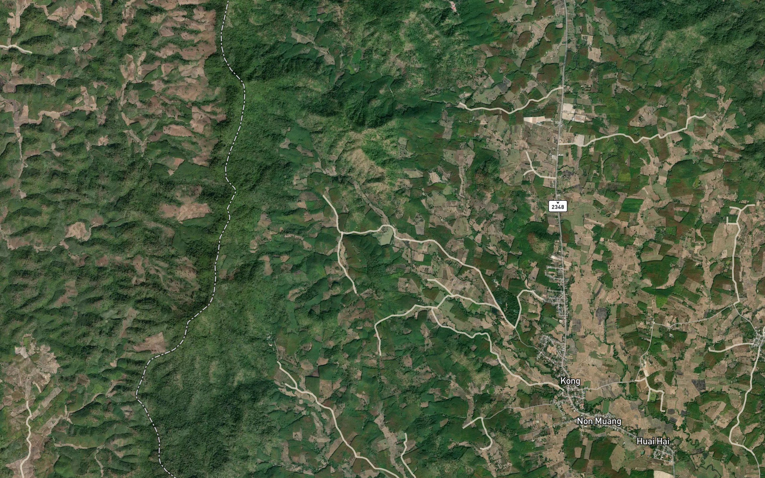 Ang Kep Nam Huai Nam Plot