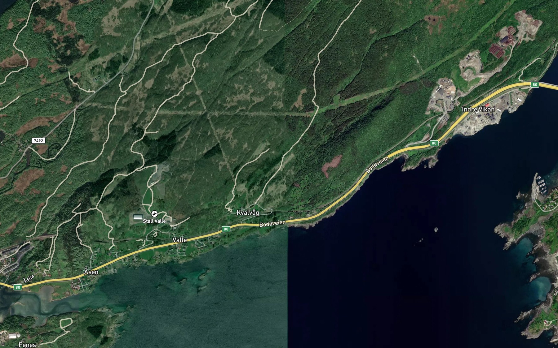 Satellite map of the Kvalvagelva