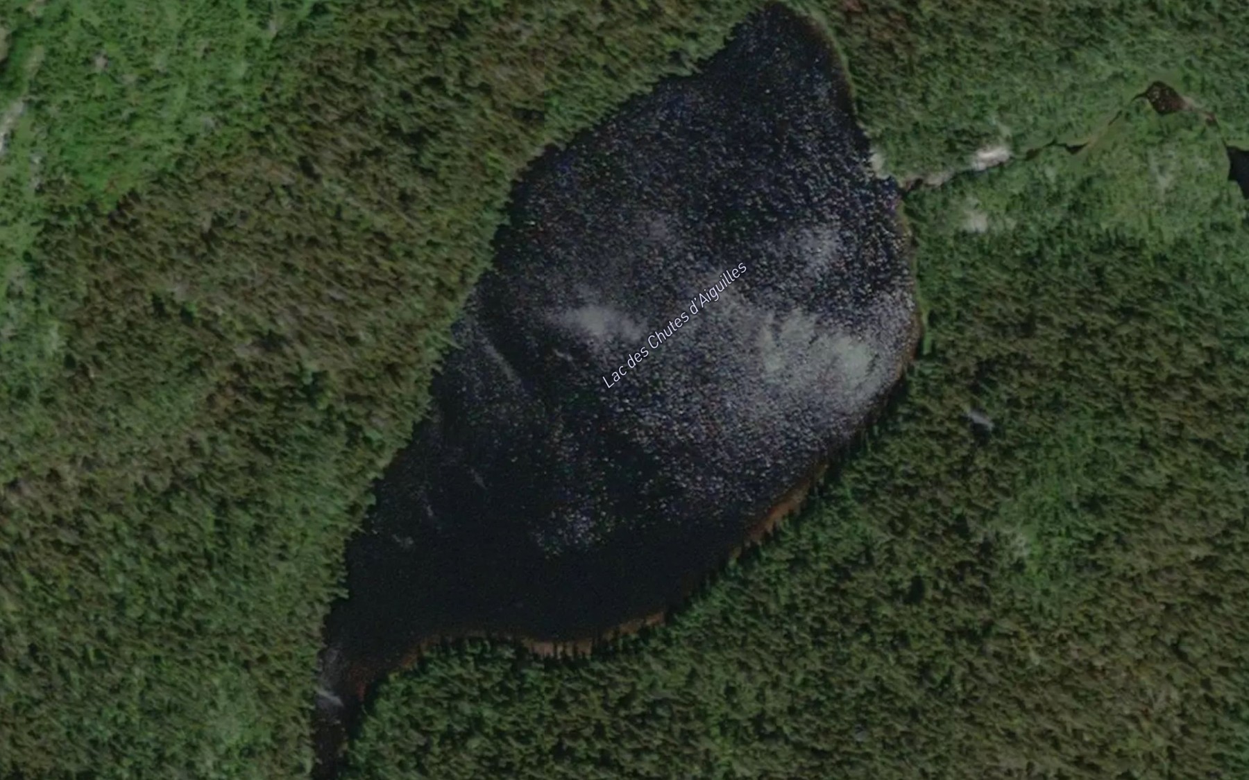 Satellite map of the Lac des Chutes d'Aiguilles