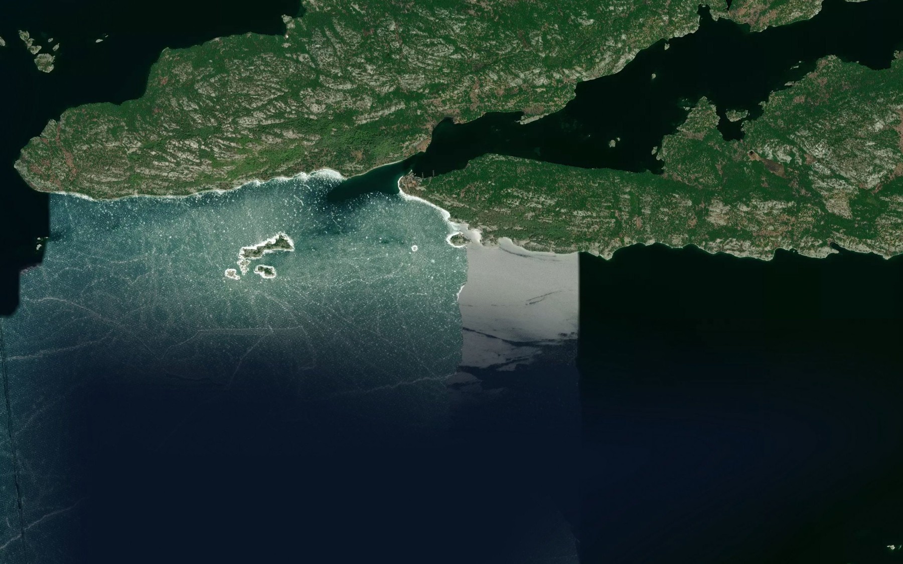 Satellite map of the Frazer Bay