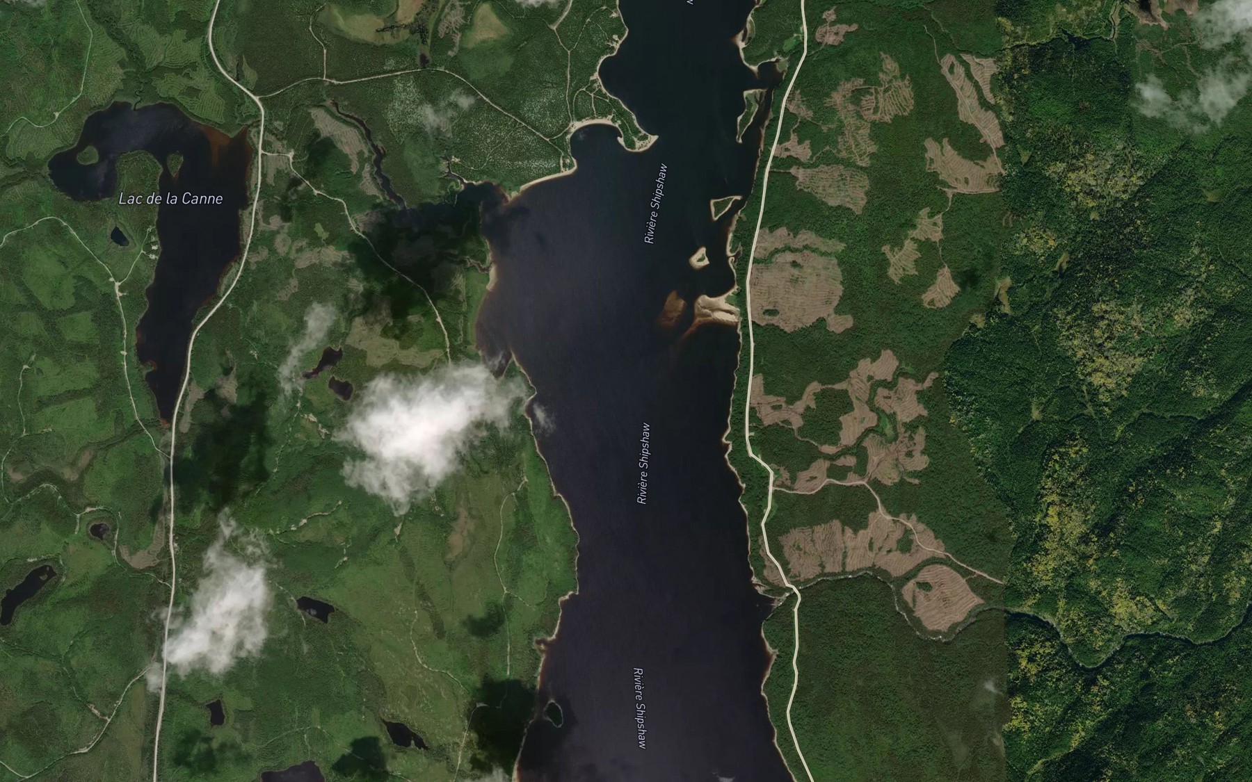 Satellite map of the Petit lac Onatchiway