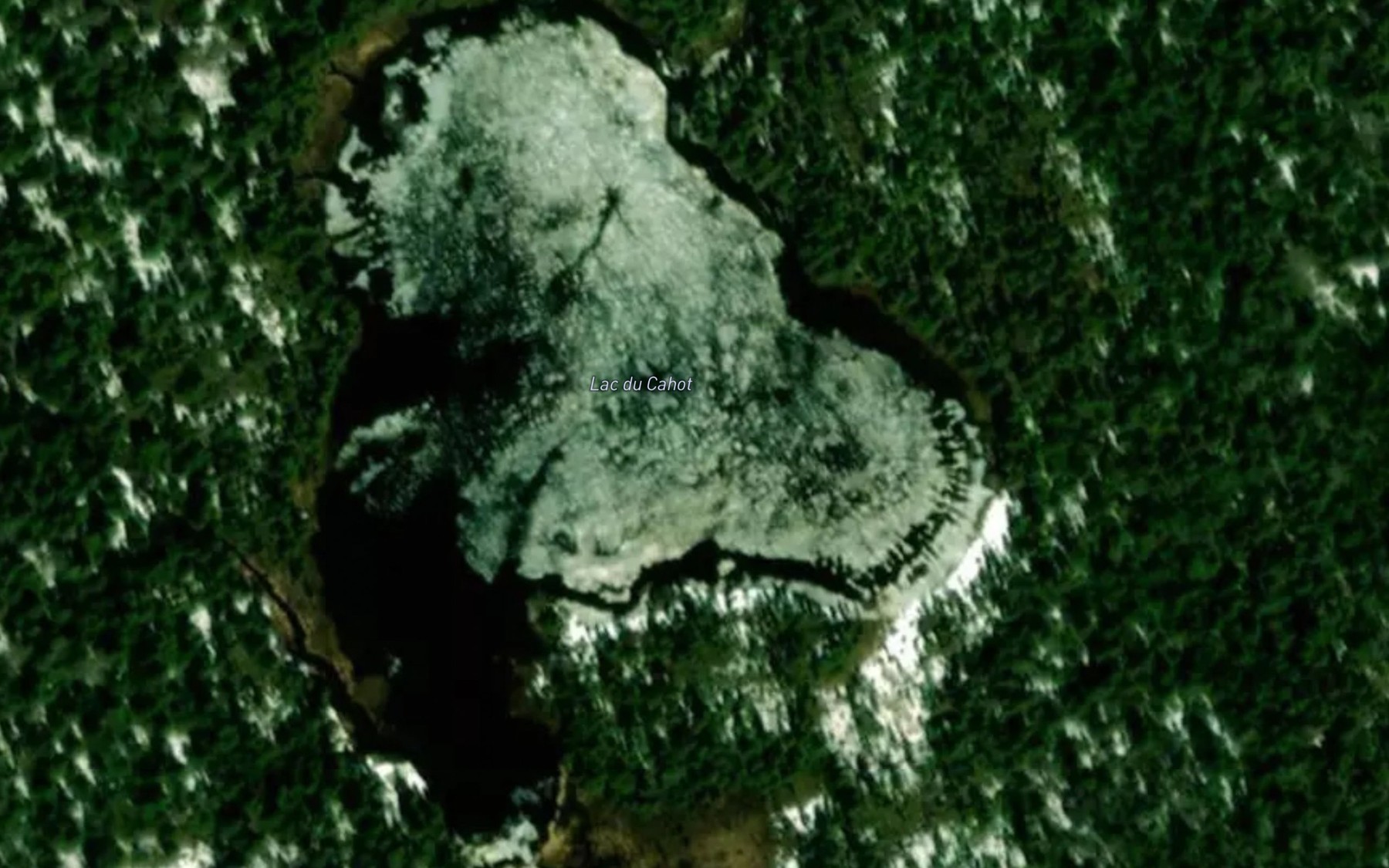 Satellite map of the Lac du Cahot