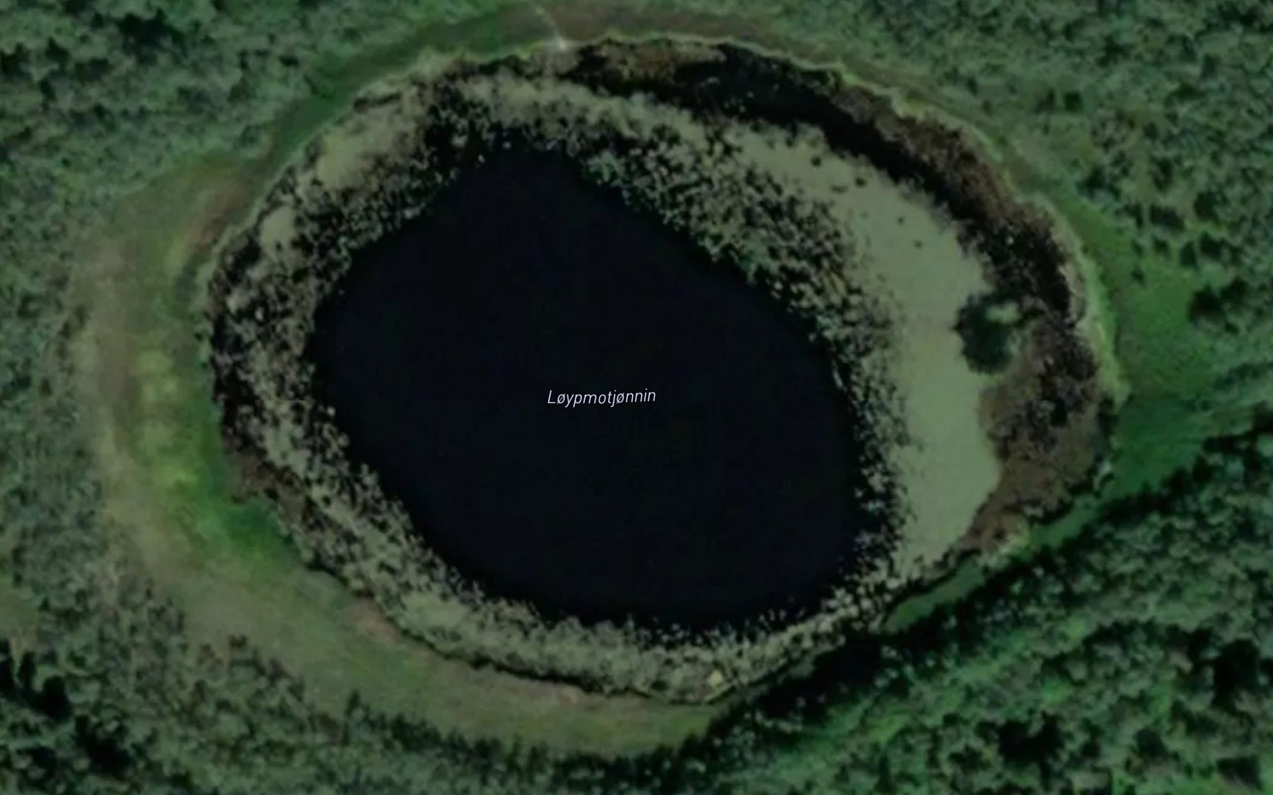 Satellite map of the Loypmotjornin