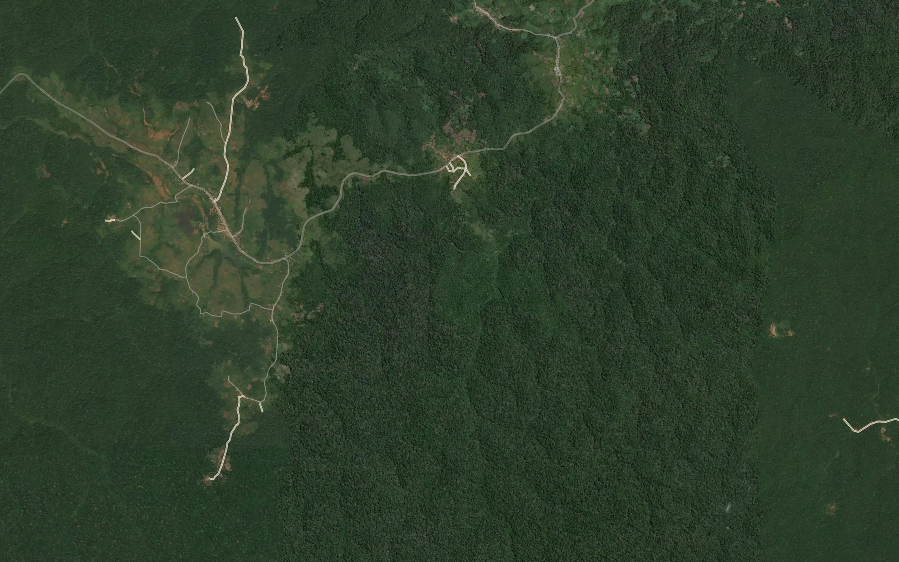 Satellite map of the Alomba