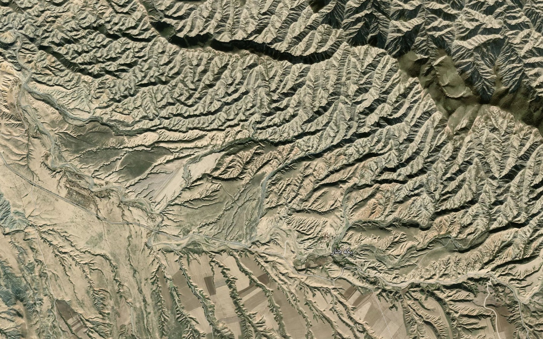 Satellite map of the Cheshmeh-ye Qezlar Qal`eh